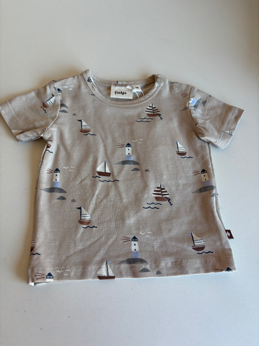 Beige T-shirt met bootjes
