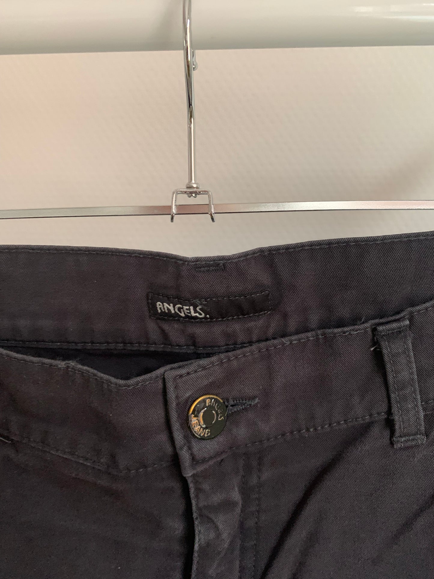 Donkergrijze jeansbroek