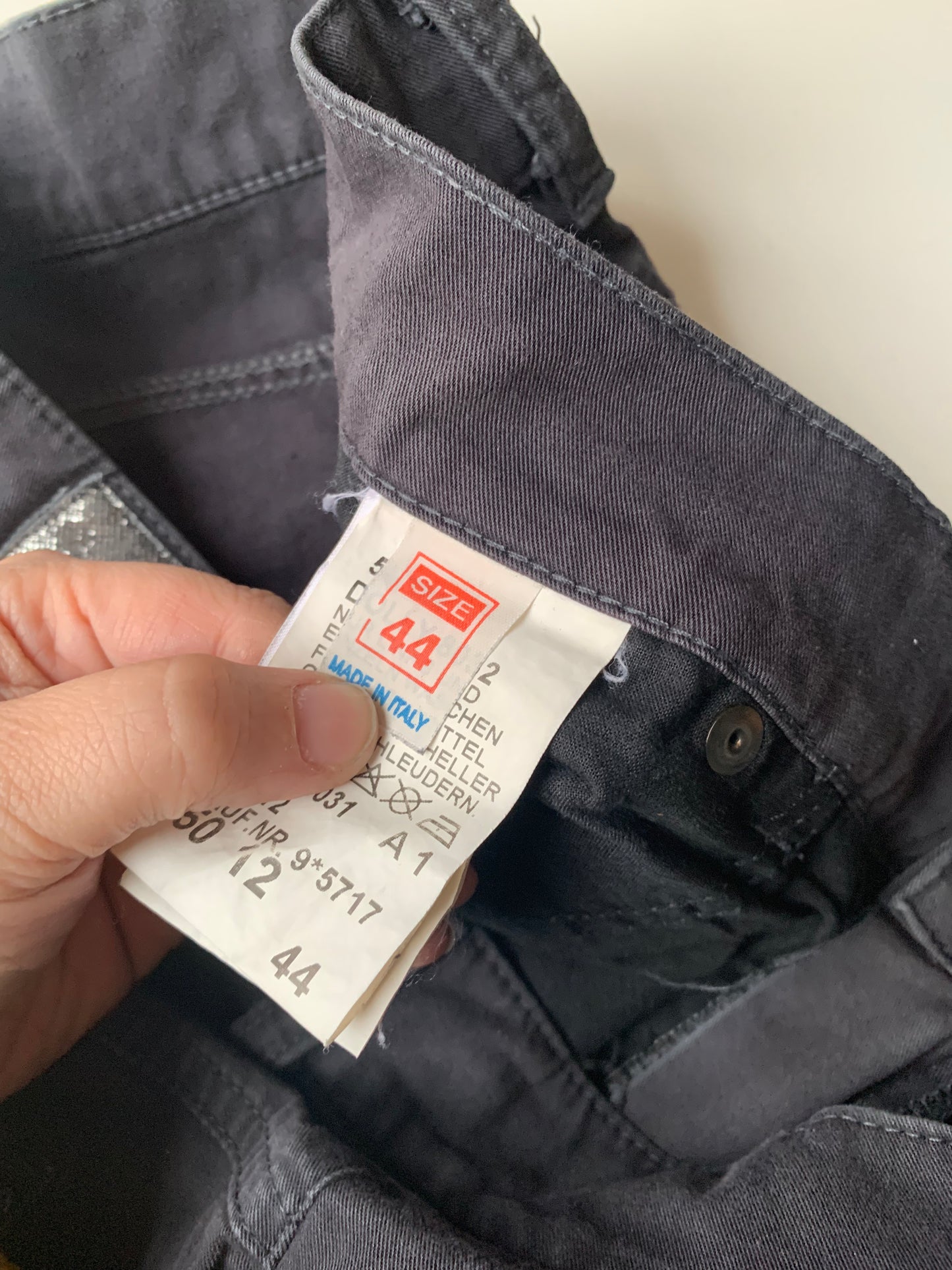 Donkergrijze jeansbroek