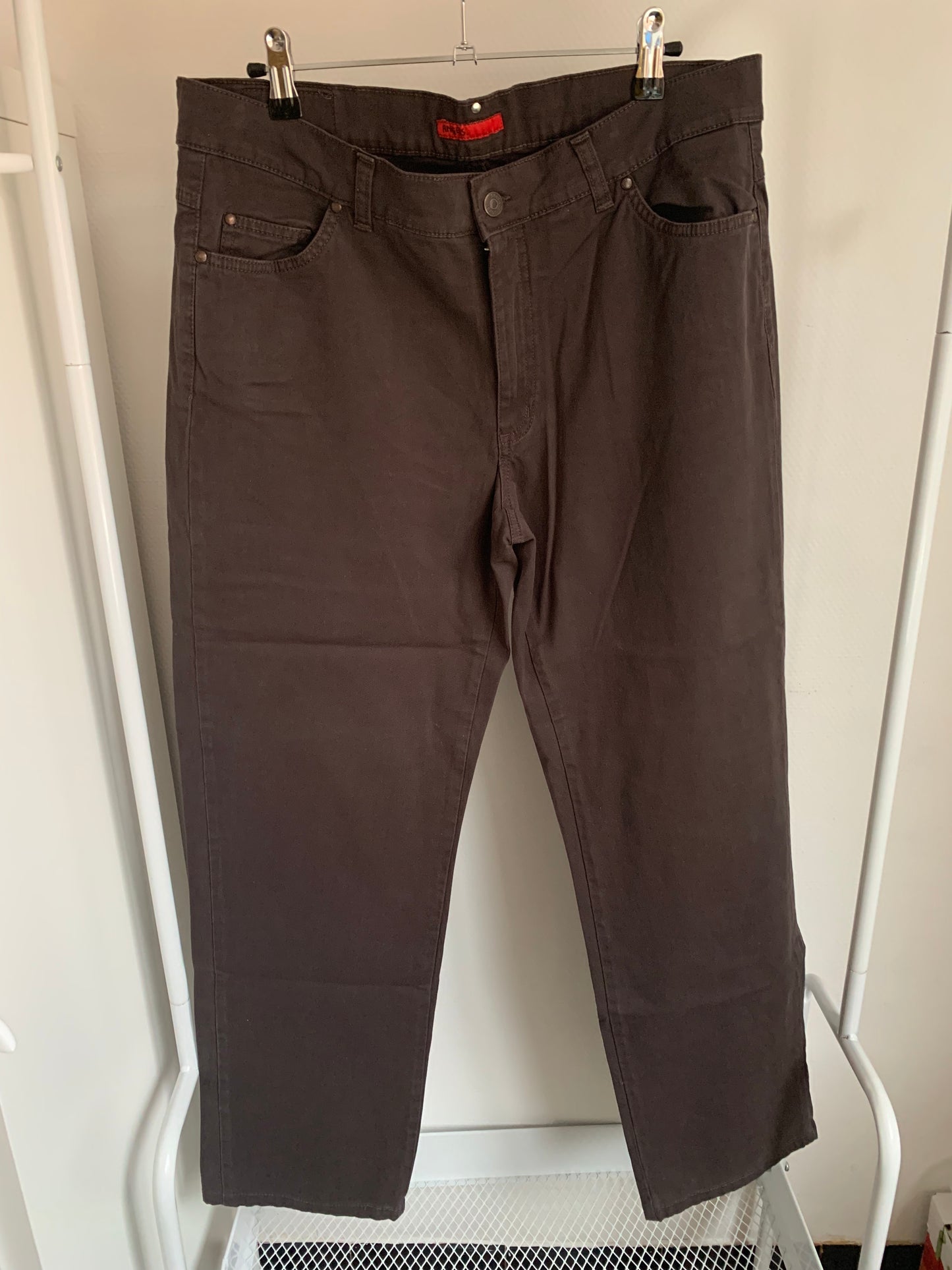 Donkerbruine jeansbroek