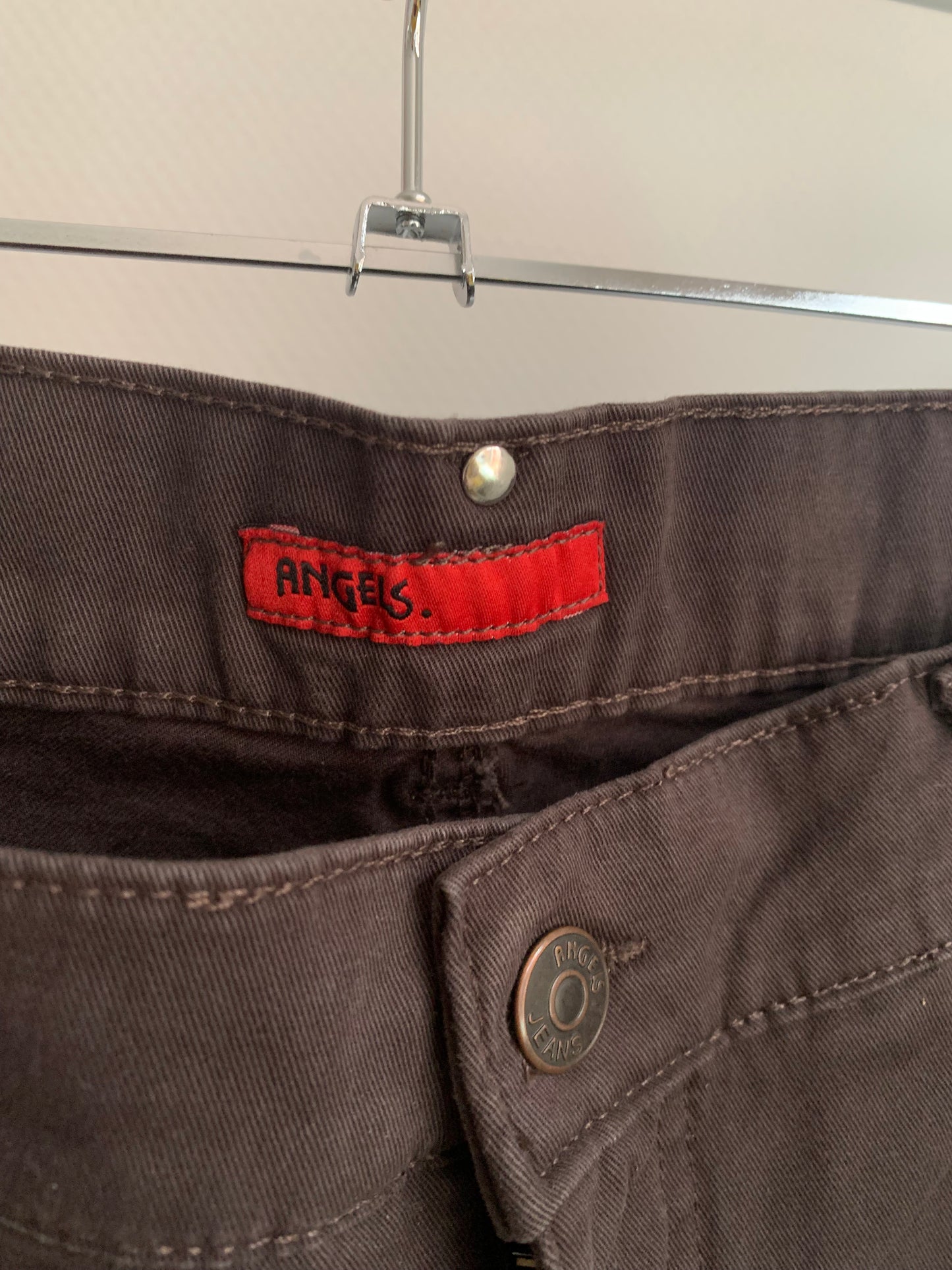 Donkerbruine jeansbroek