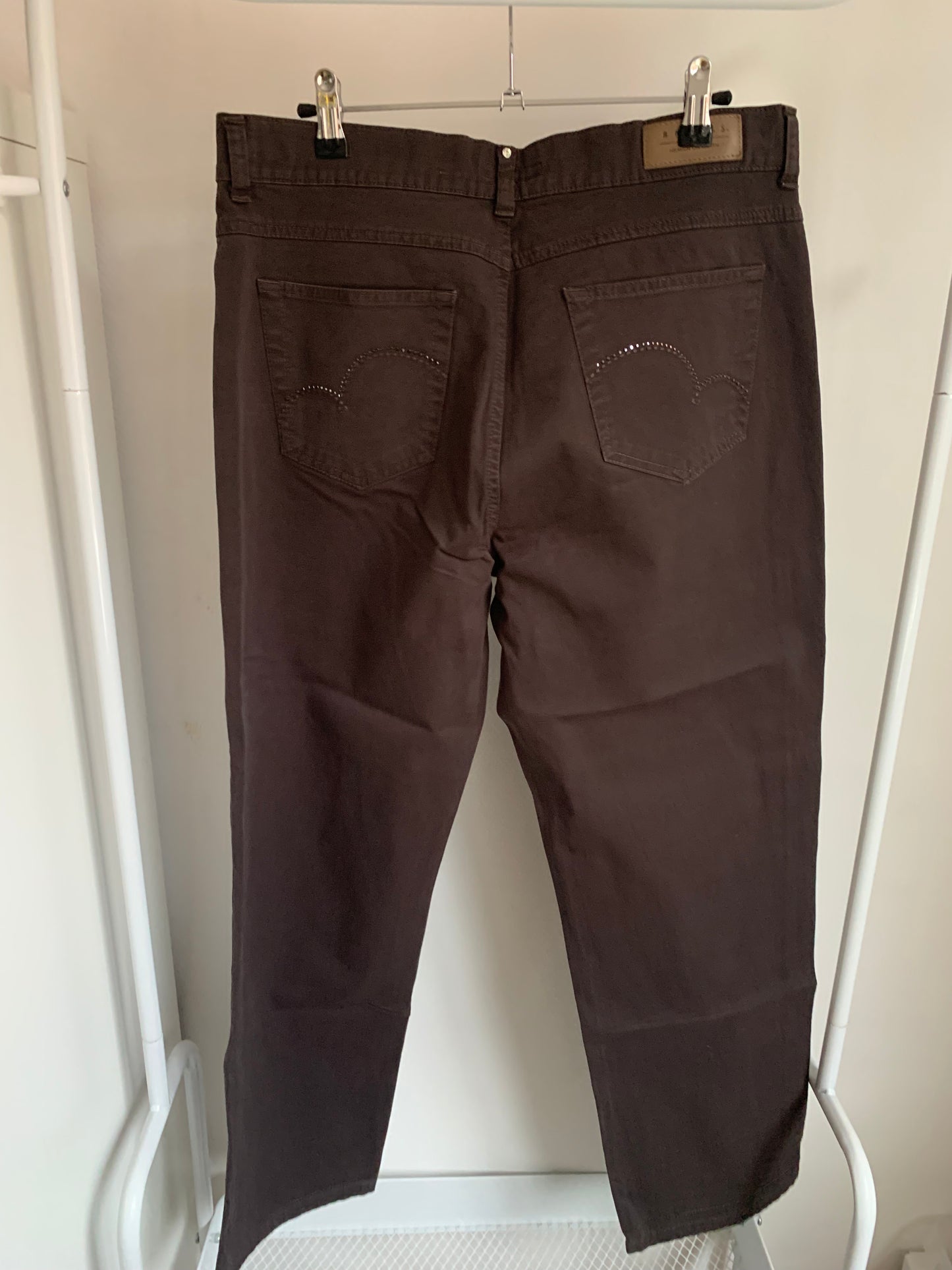 Donkerbruine jeansbroek