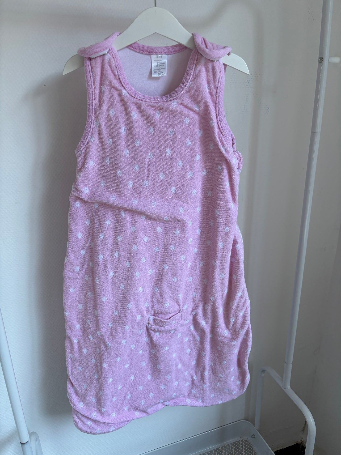 Roze gestippelde slaapzak