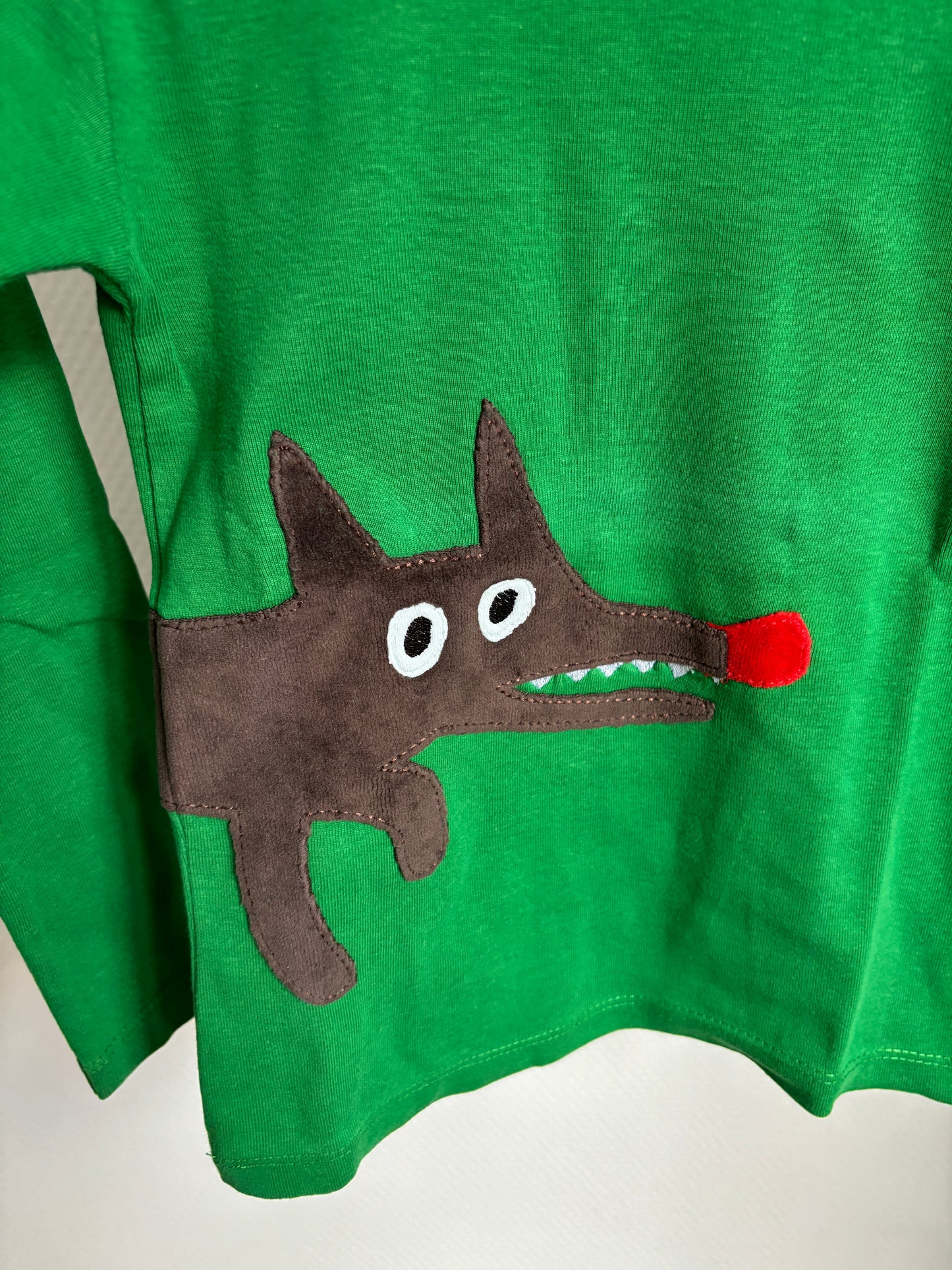 Groene longsleeve met hond