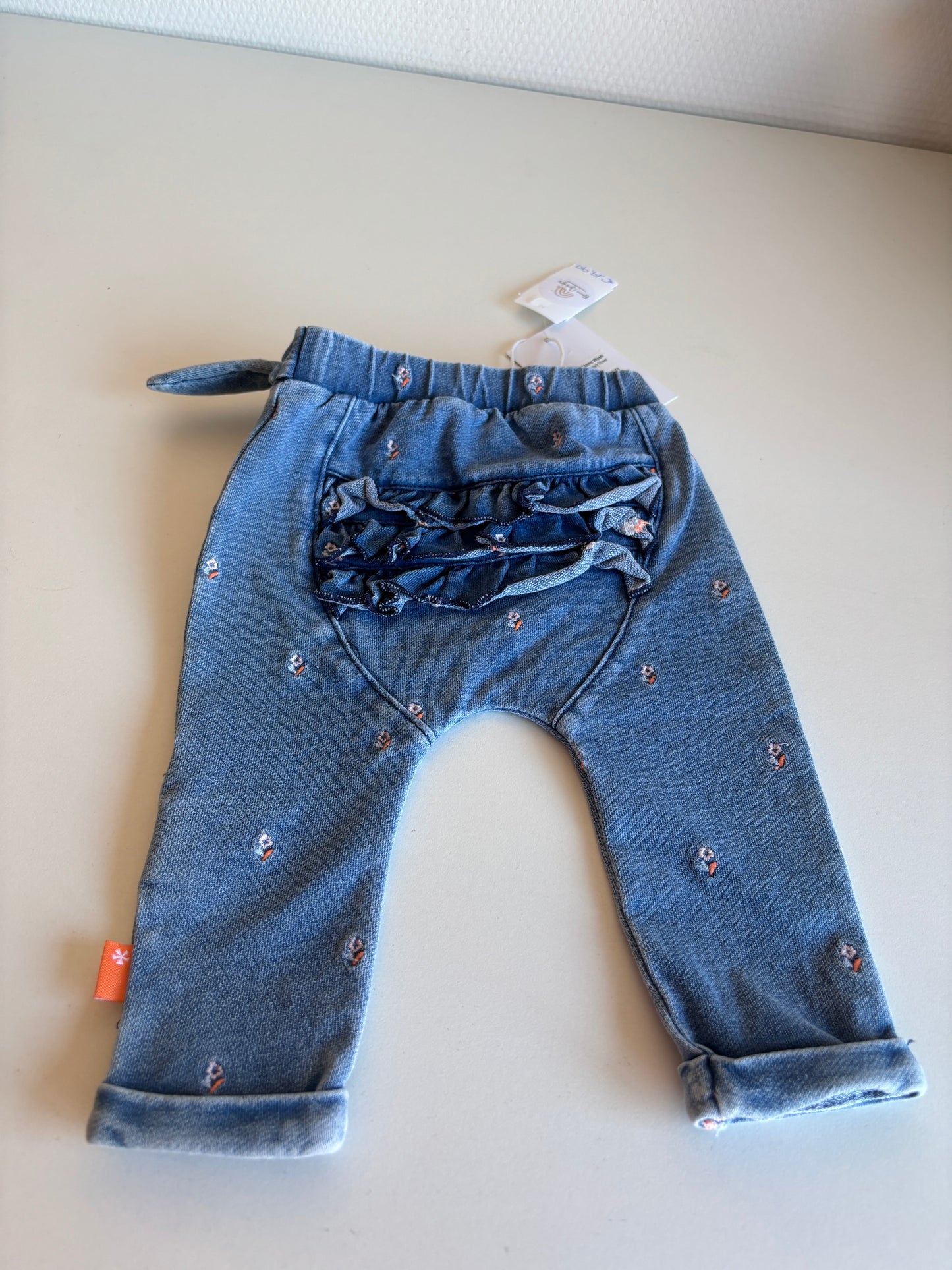 Jeansbroek met bloemetjes