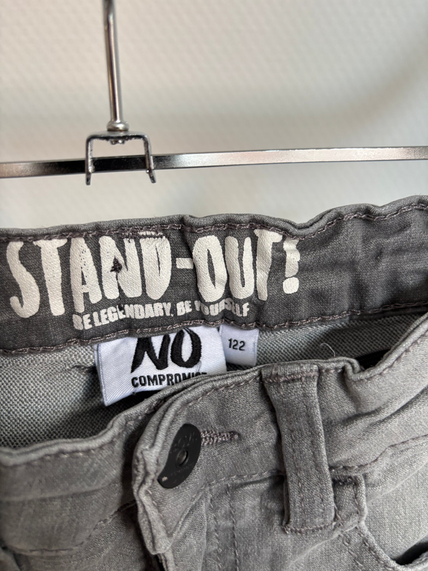 Lichtgrijze jeansbroek