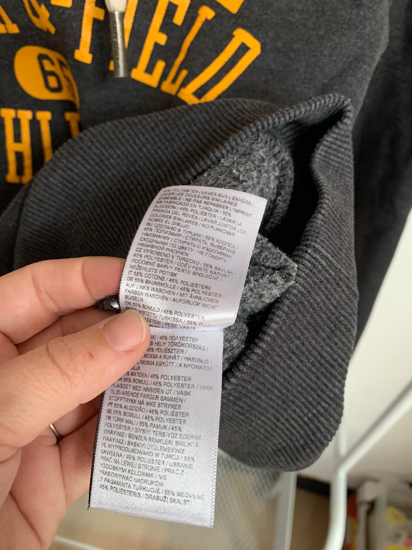 Donkergrijze sweater