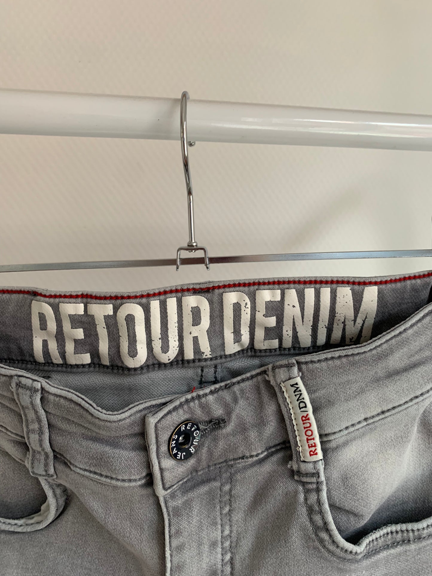Grijze bermuda