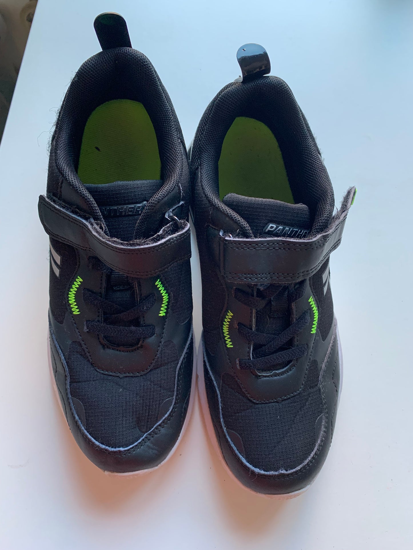 Zwarte sportschoenen