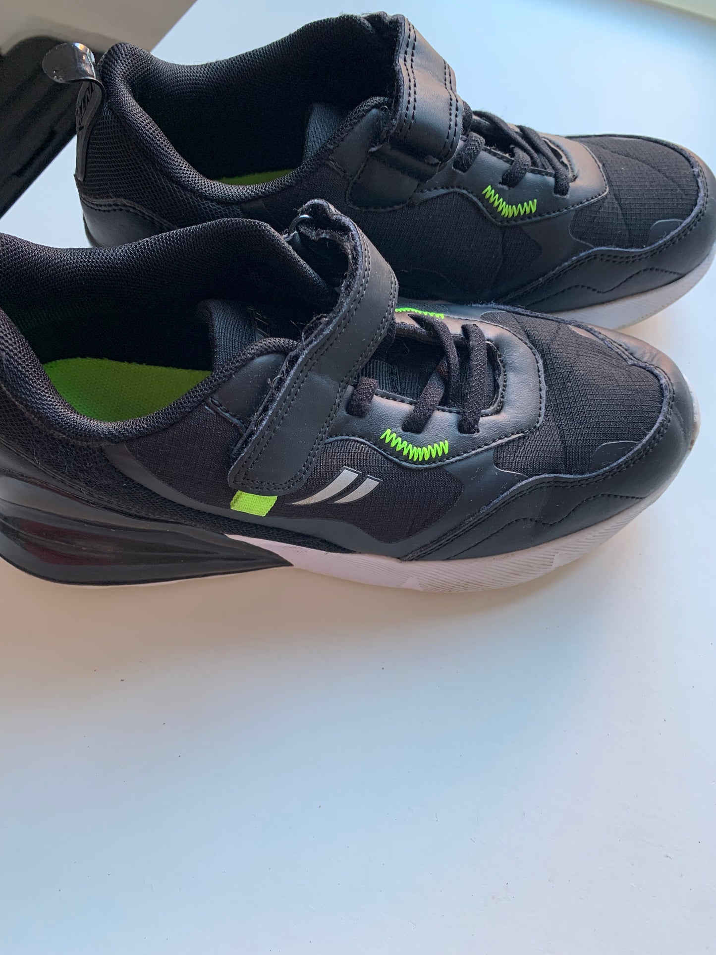 Zwarte sportschoenen