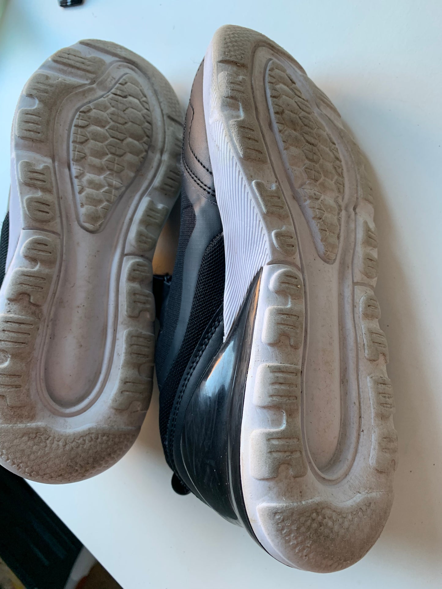 Zwarte sportschoenen