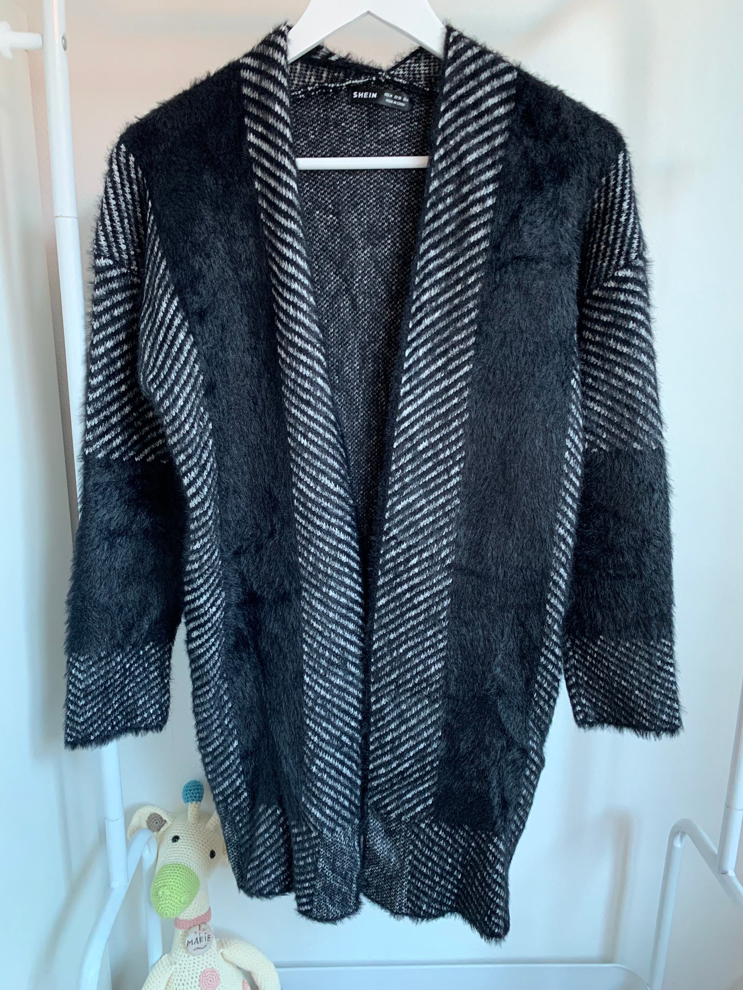 Zwarte gestreepte vest