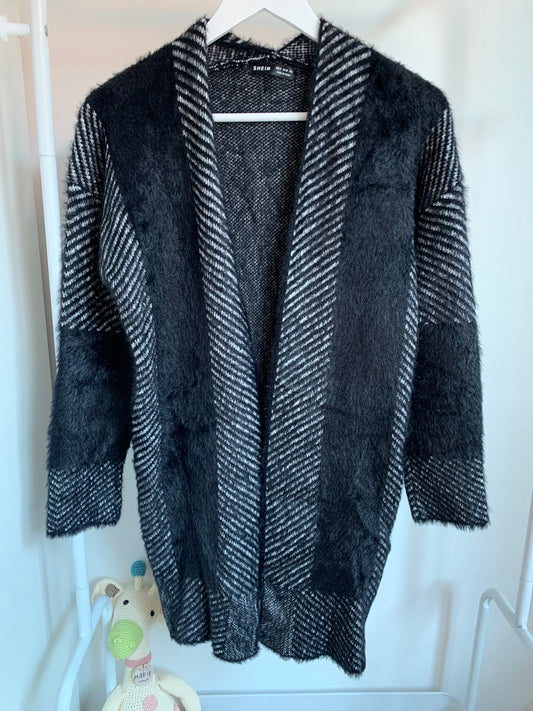 Zwarte gestreepte vest