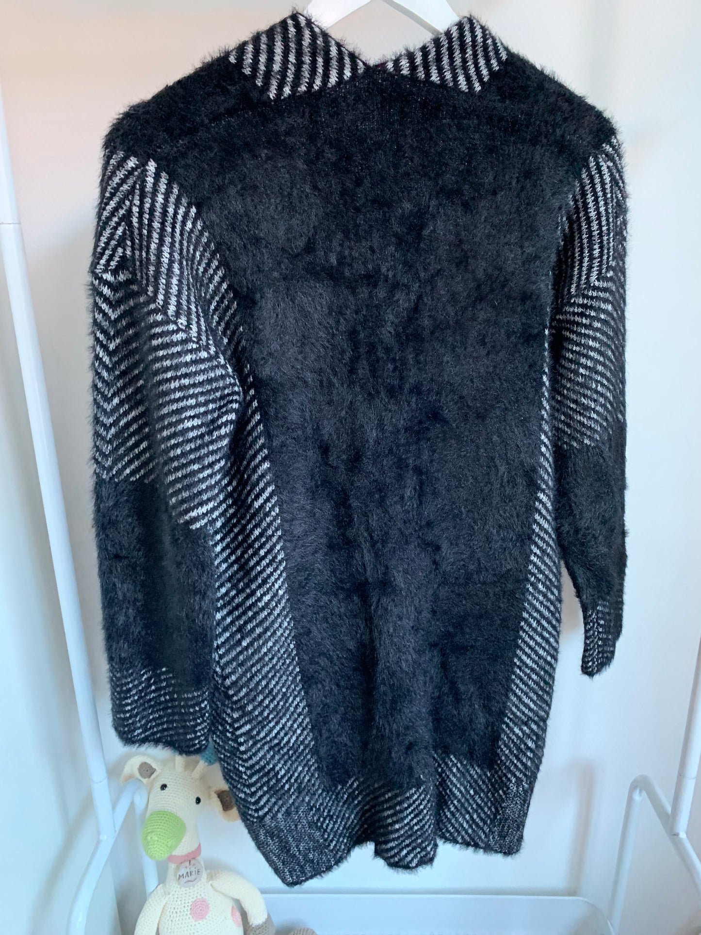 Zwarte gestreepte vest