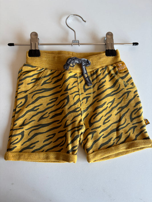 Mosterdgele tijgershort