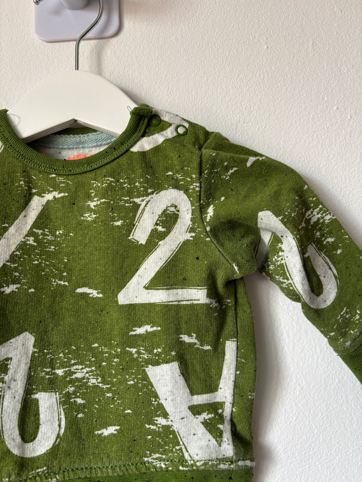 Groen truitje | Hema | 68