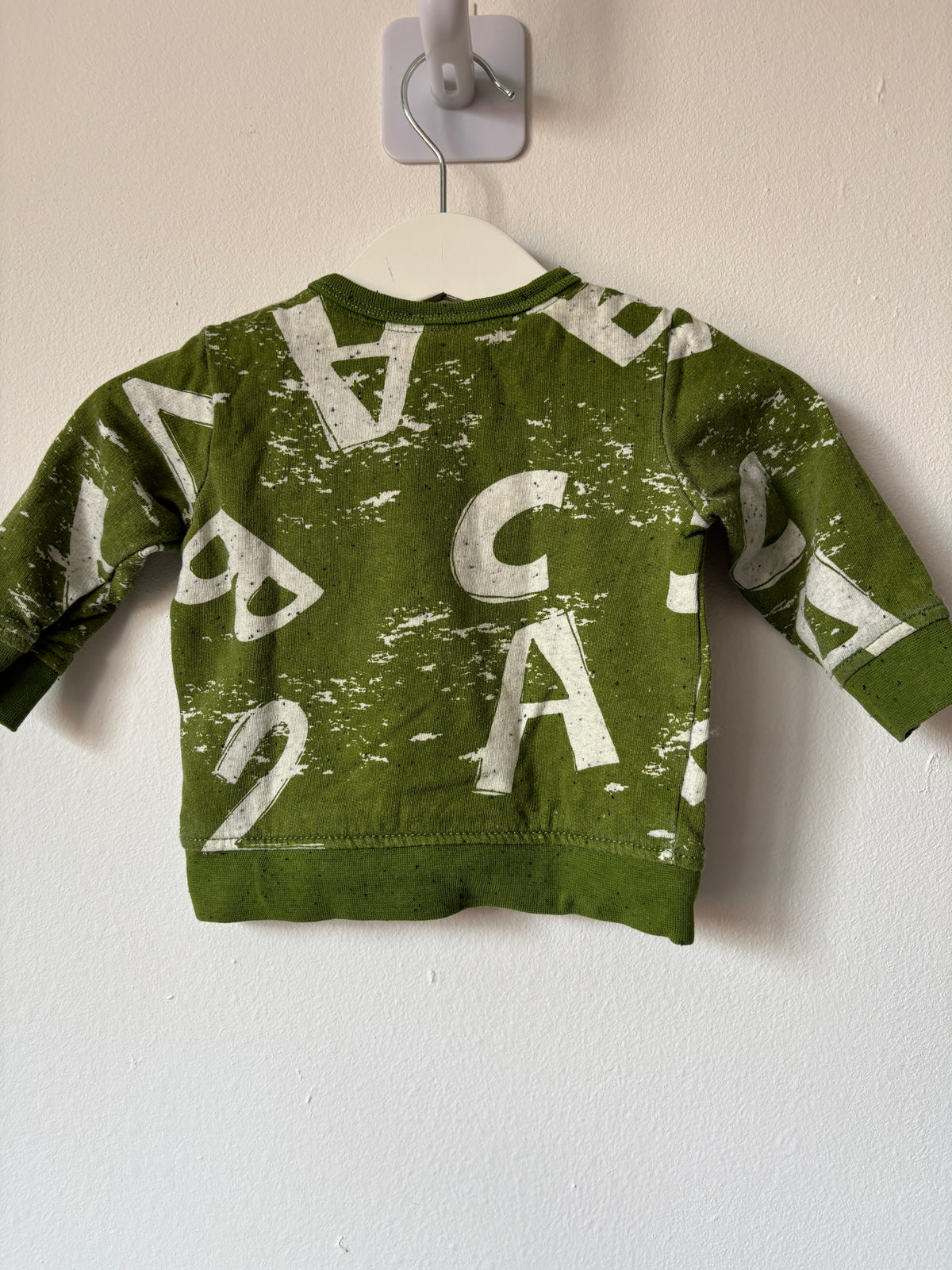 Groen truitje | Hema | 68