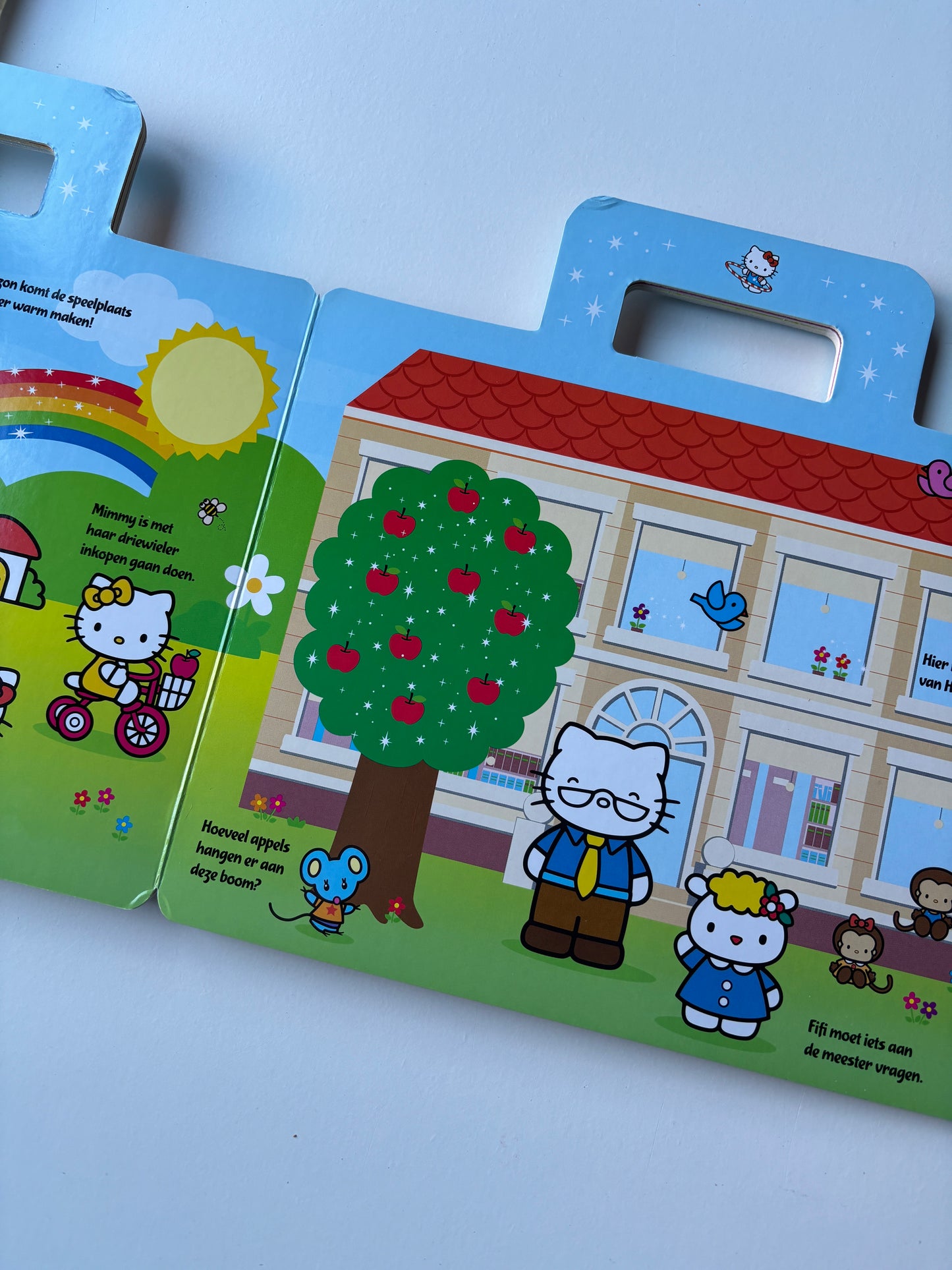 Hello Kitty gaat naar school