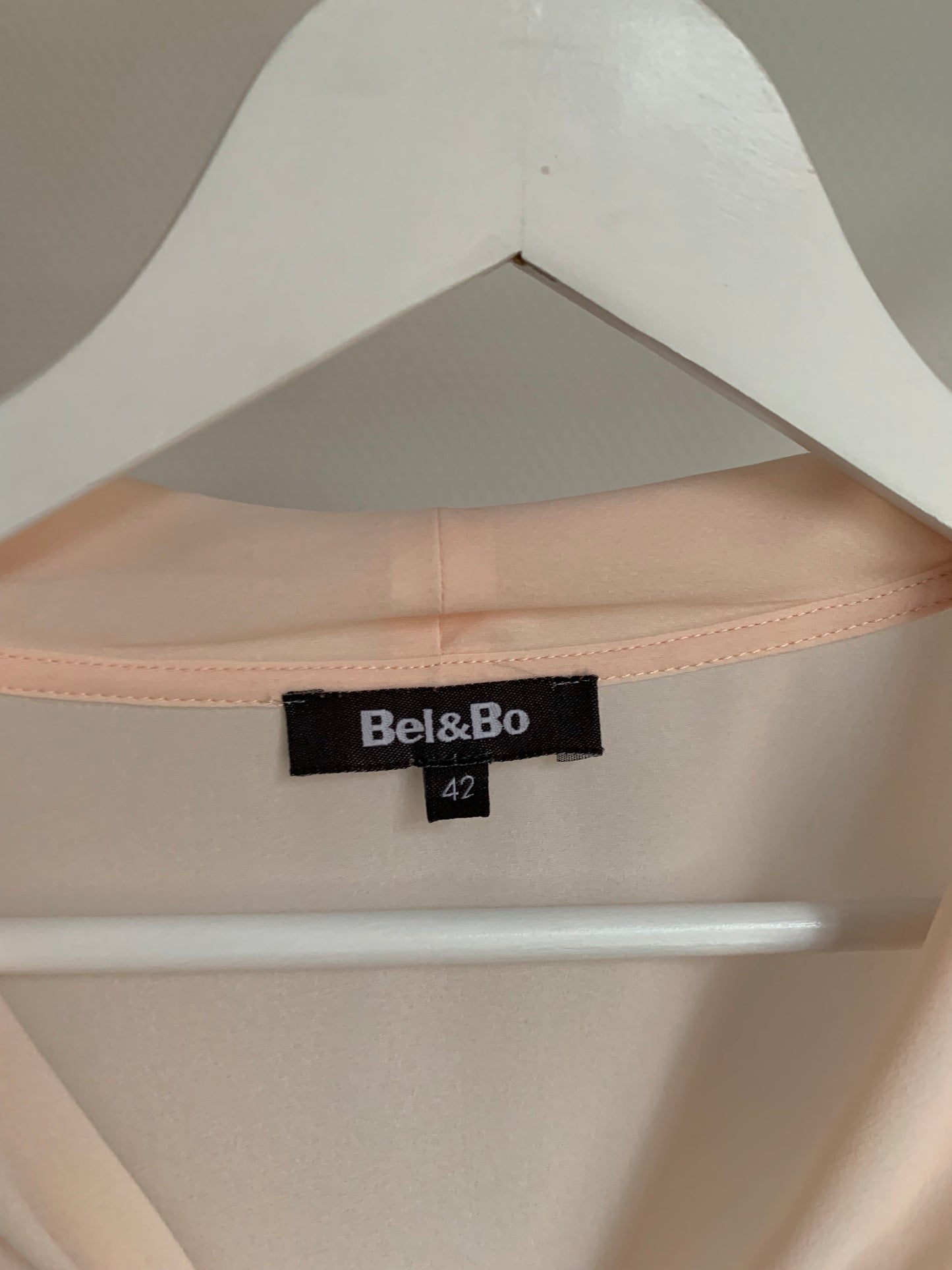 Lichtroze doorzichtige blouse