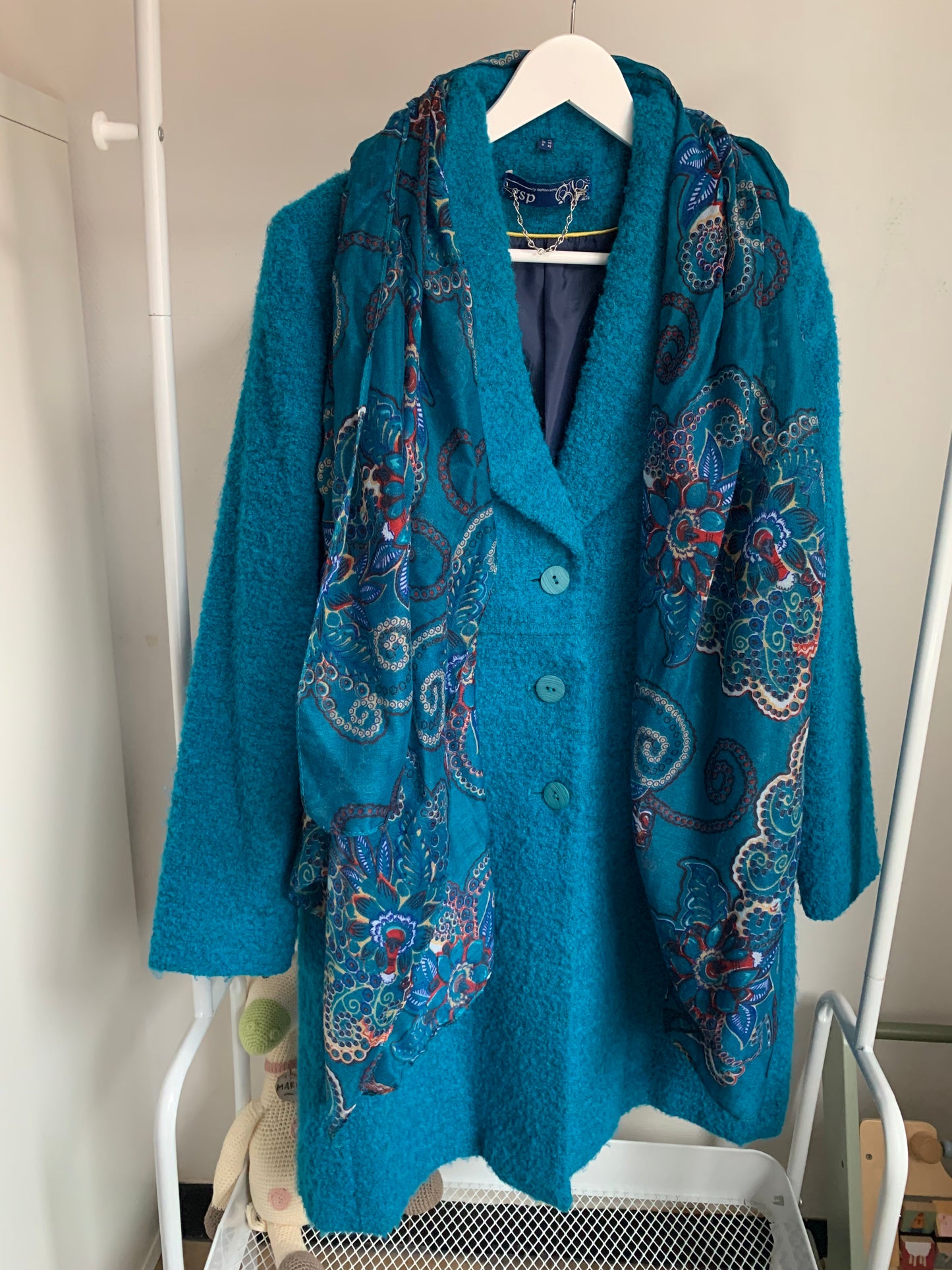 Winterjas met bijpassend sjaaltje