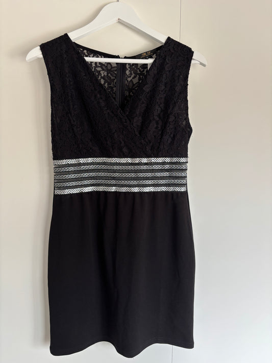 Zwarte mouwloze jurk met kant