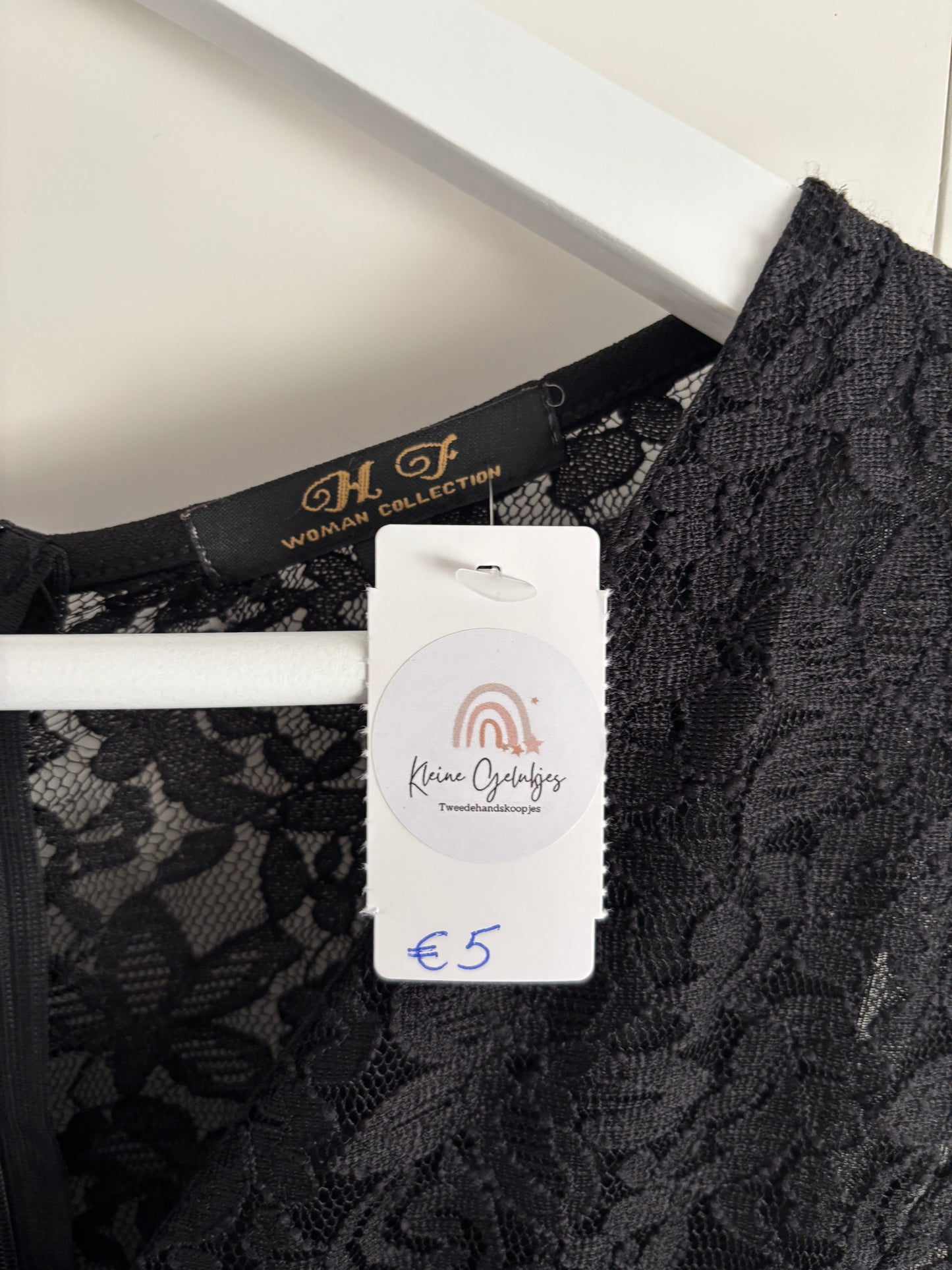 Zwarte mouwloze jurk met kant