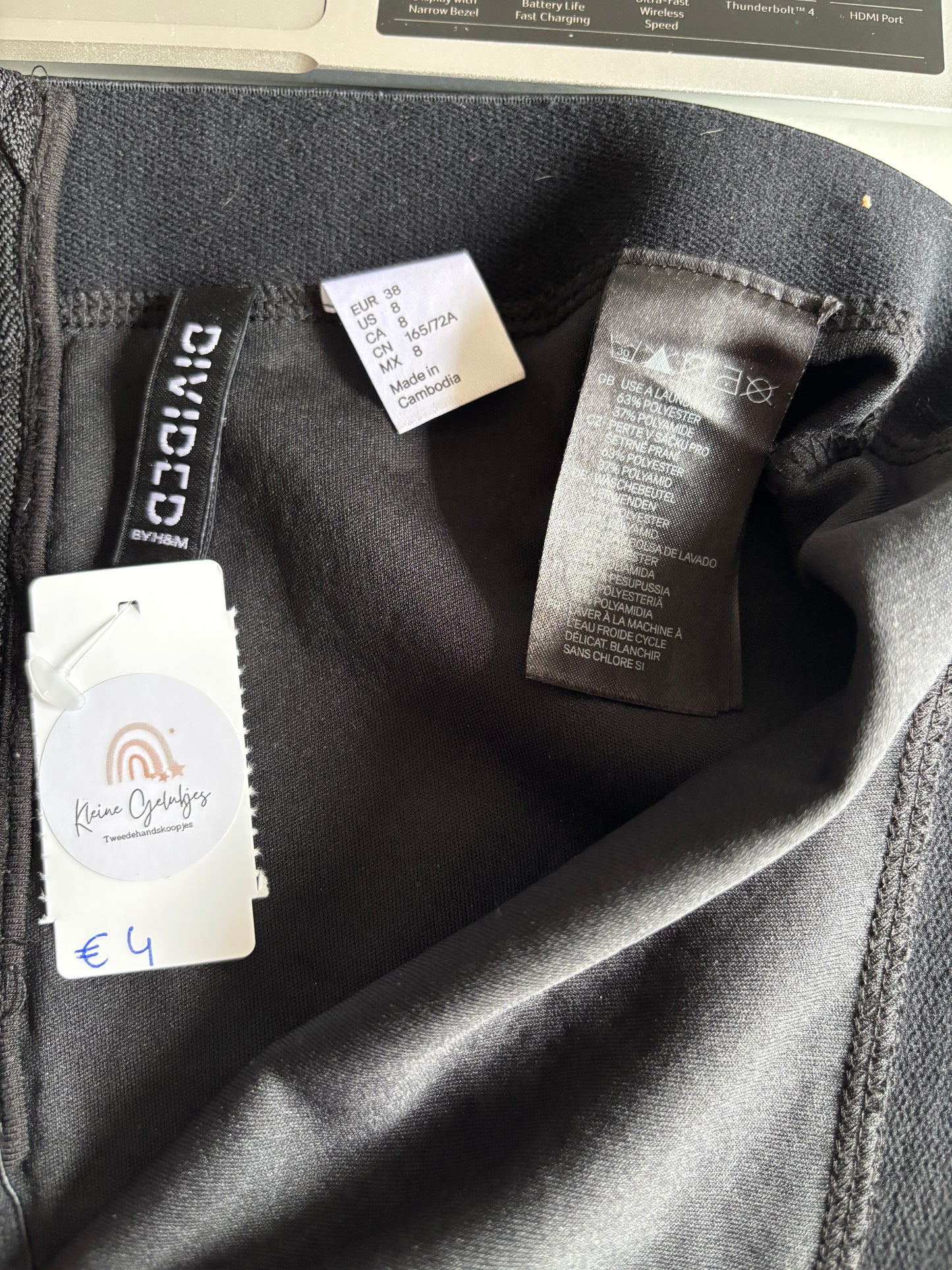 Zwarte rok met bloemenprint