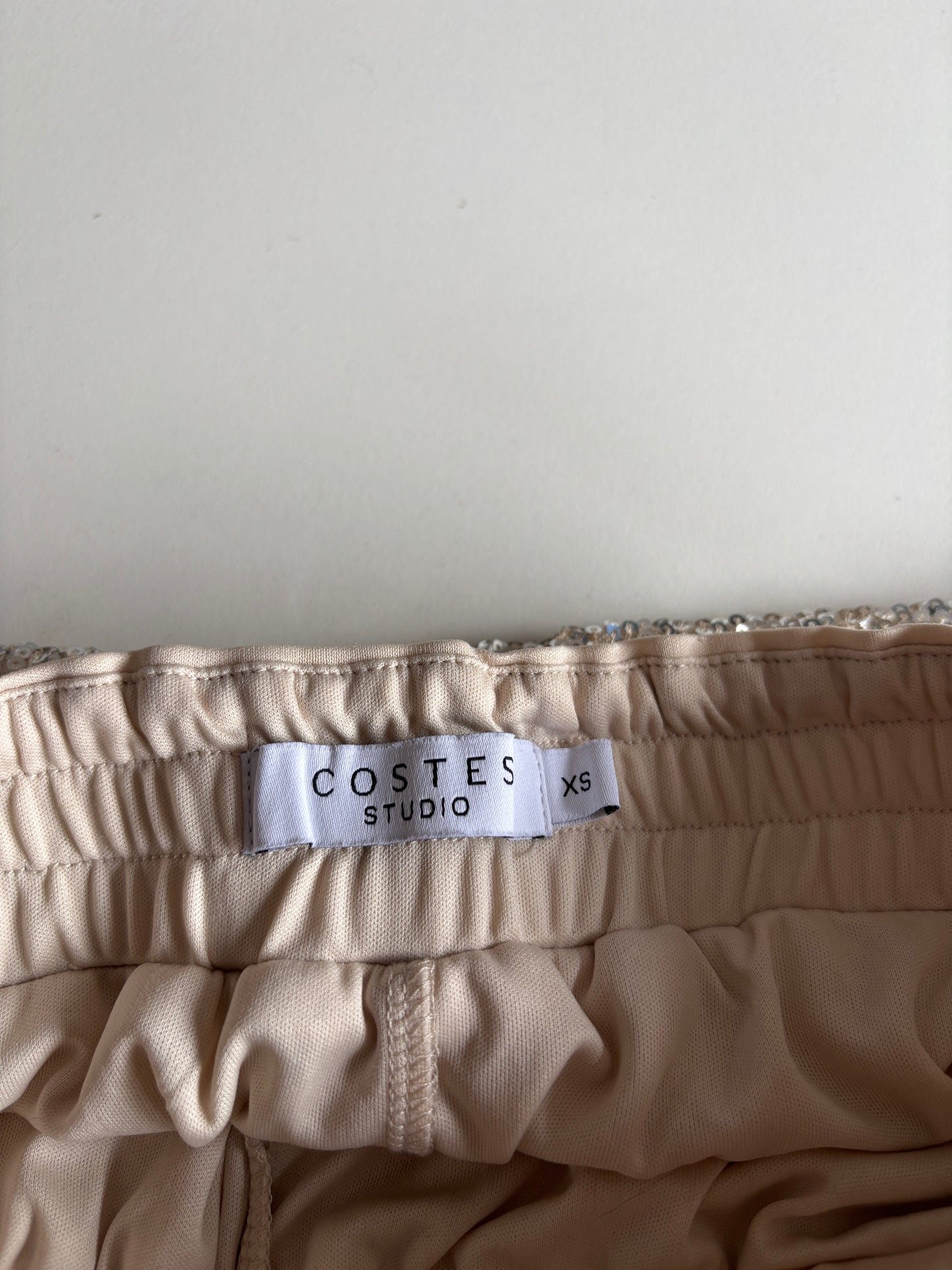 Beige glitterset: topje en shortje