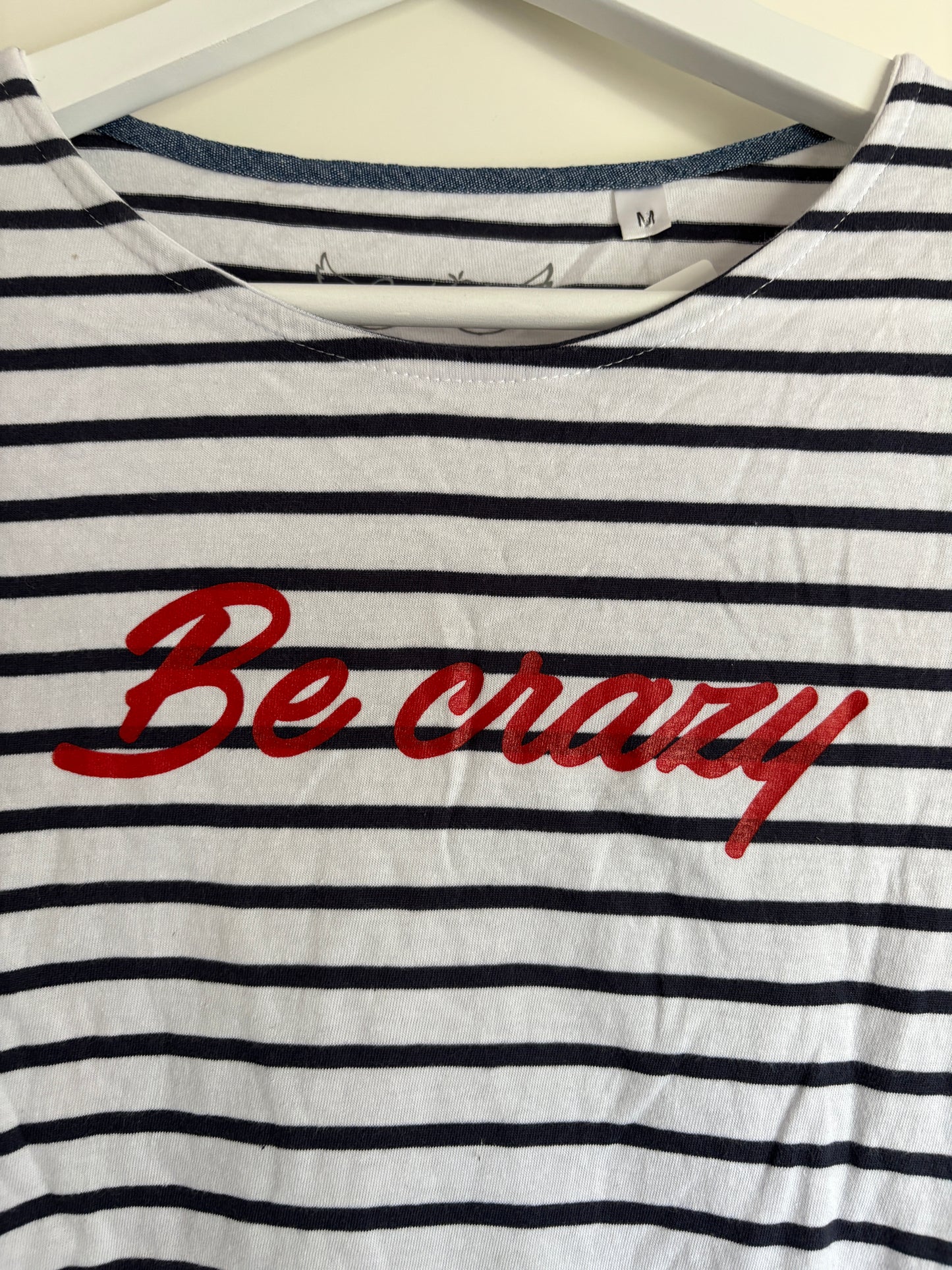 Gestreepte longsleeve "Be Crazy"