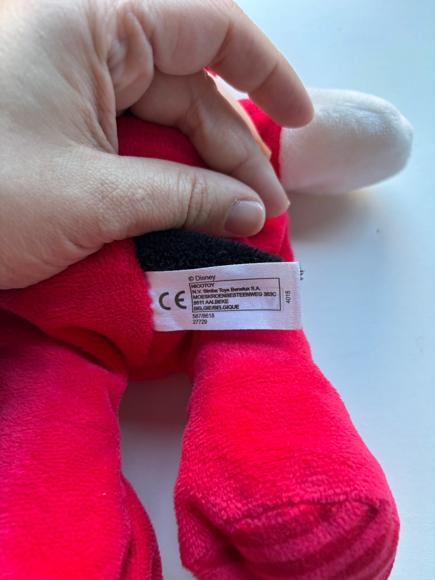 Mickey Mouse in rode pyjama