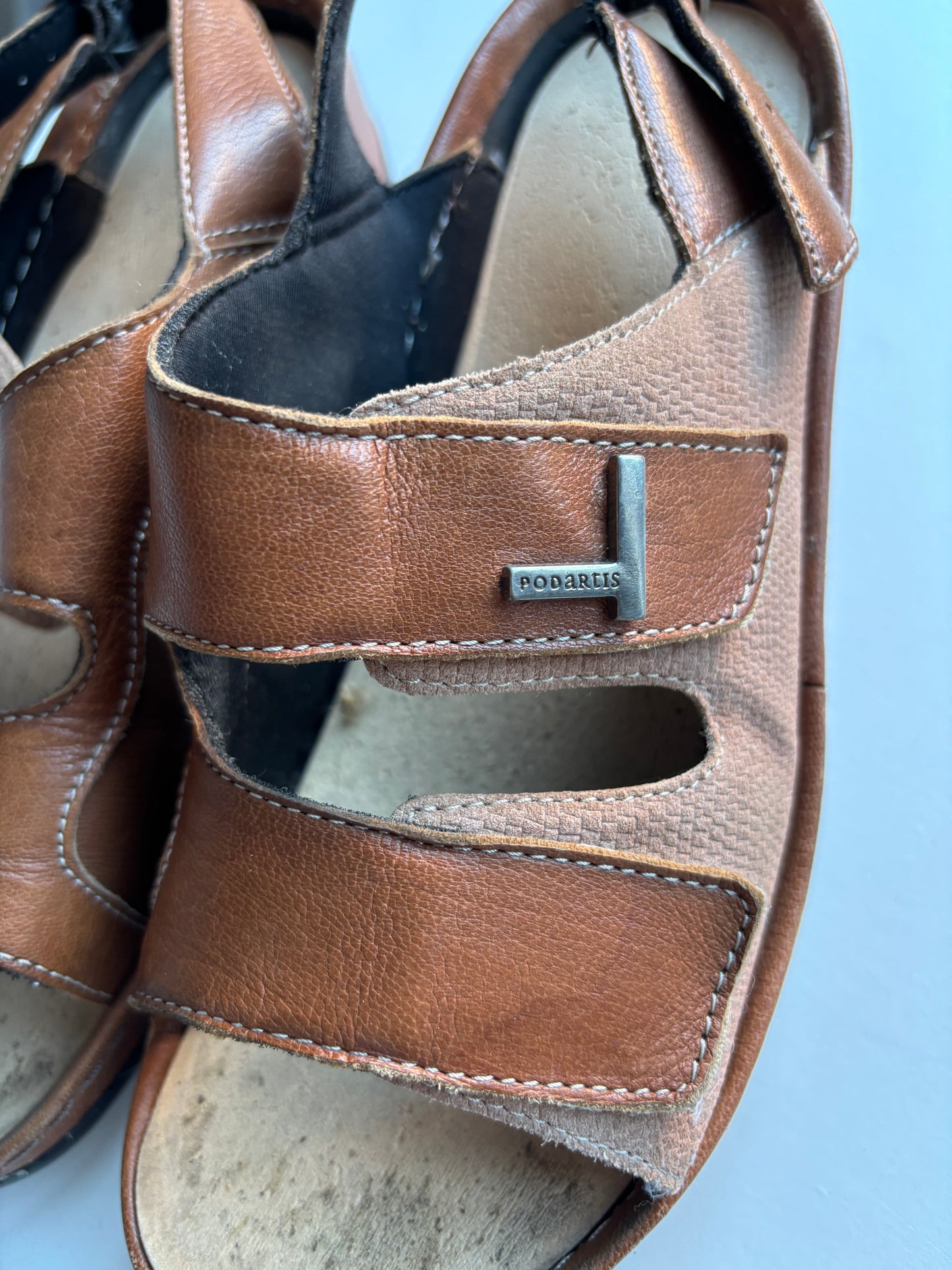 Bruine sandalen