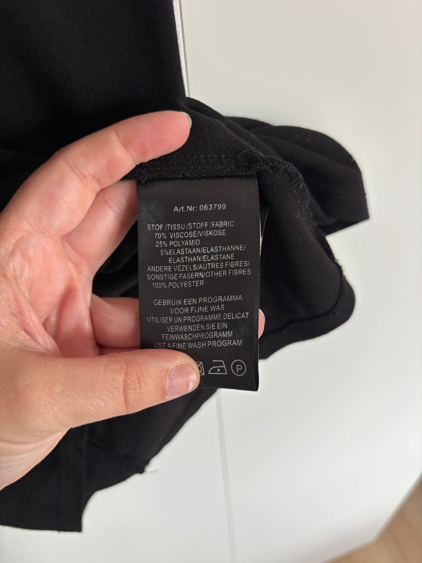 Zwarte mouwloze jurk