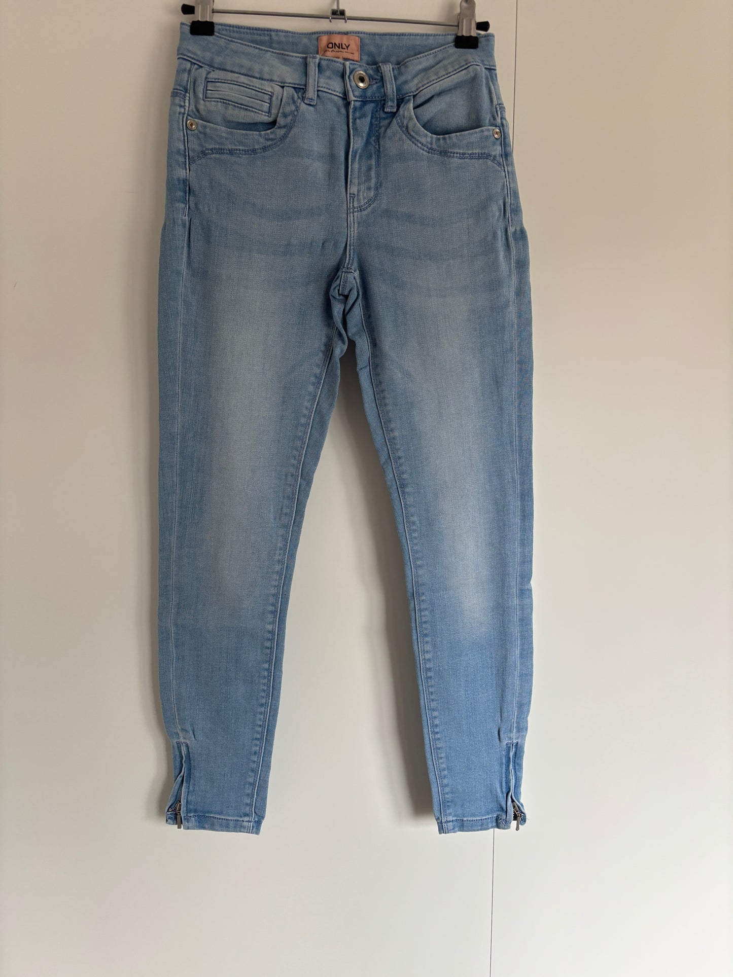 Lichtblauwe jeansbroek
