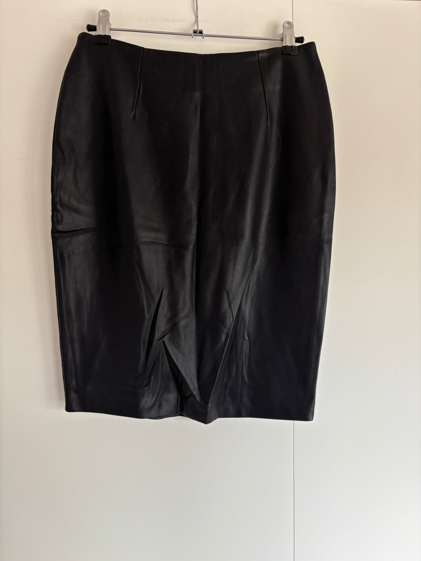 Zwarte imitatielederen rok