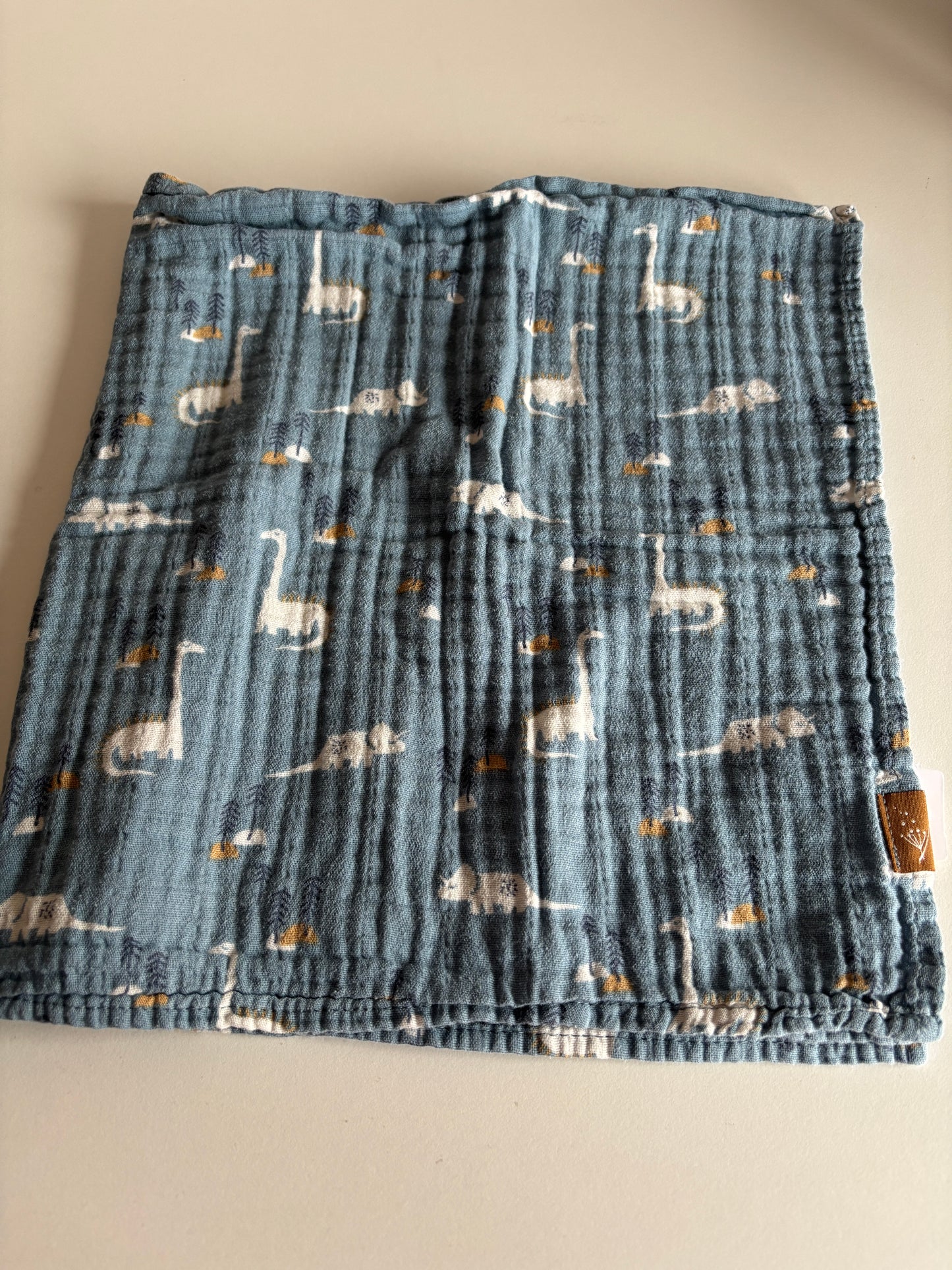 Blauwe tetradoek met dino's 60x70cm