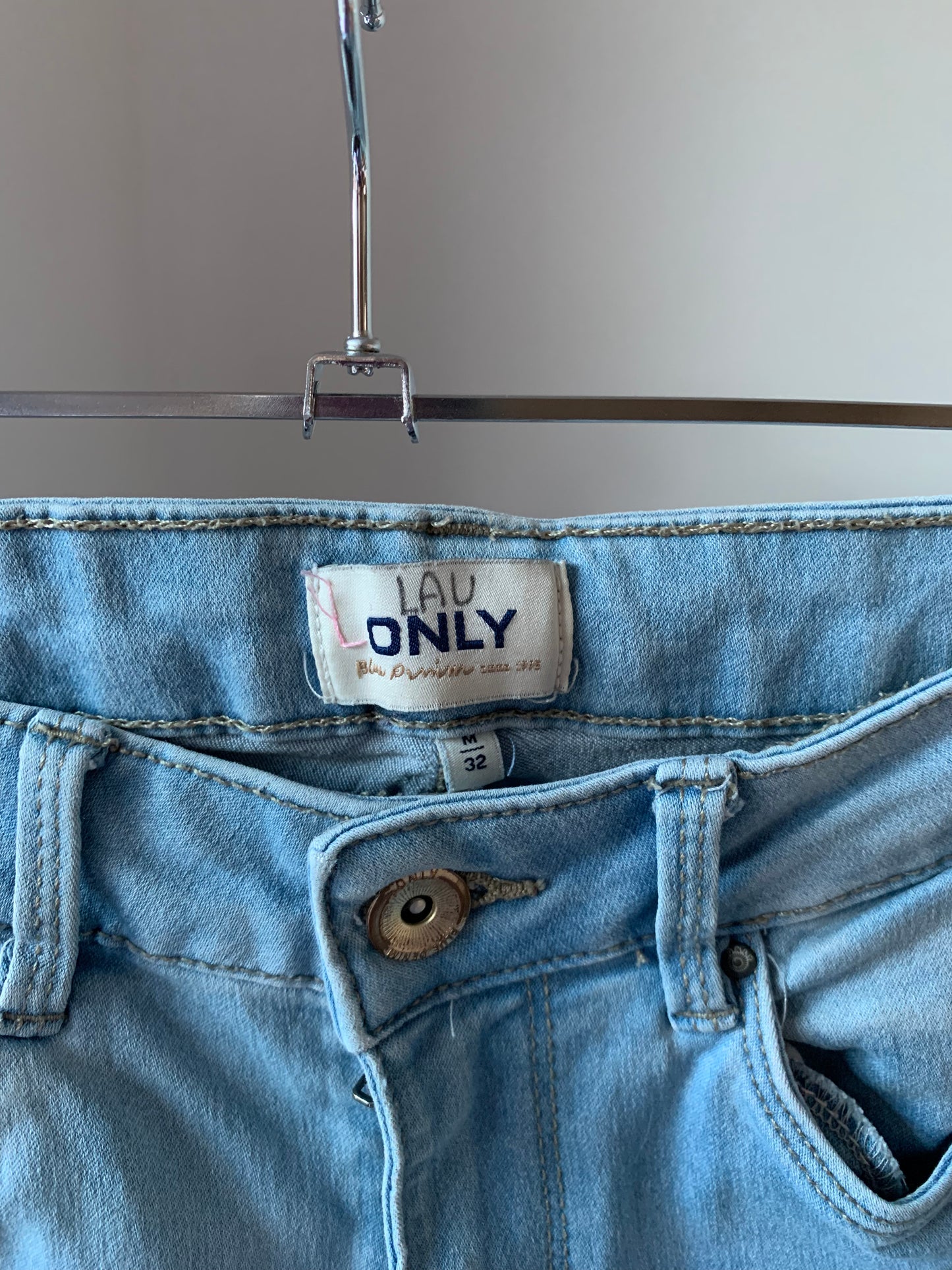Lichtblauwe jeansbroek