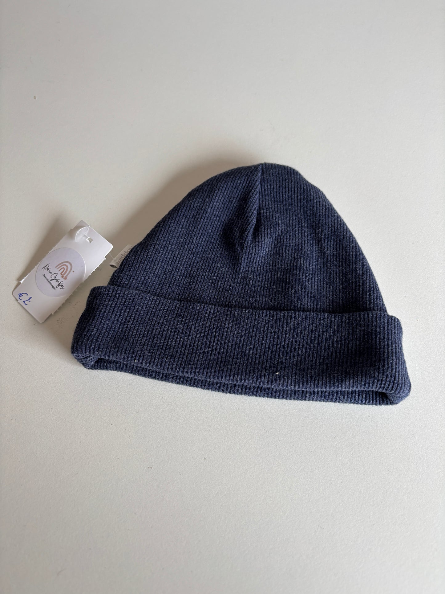 Marineblauwe rib-babymuts