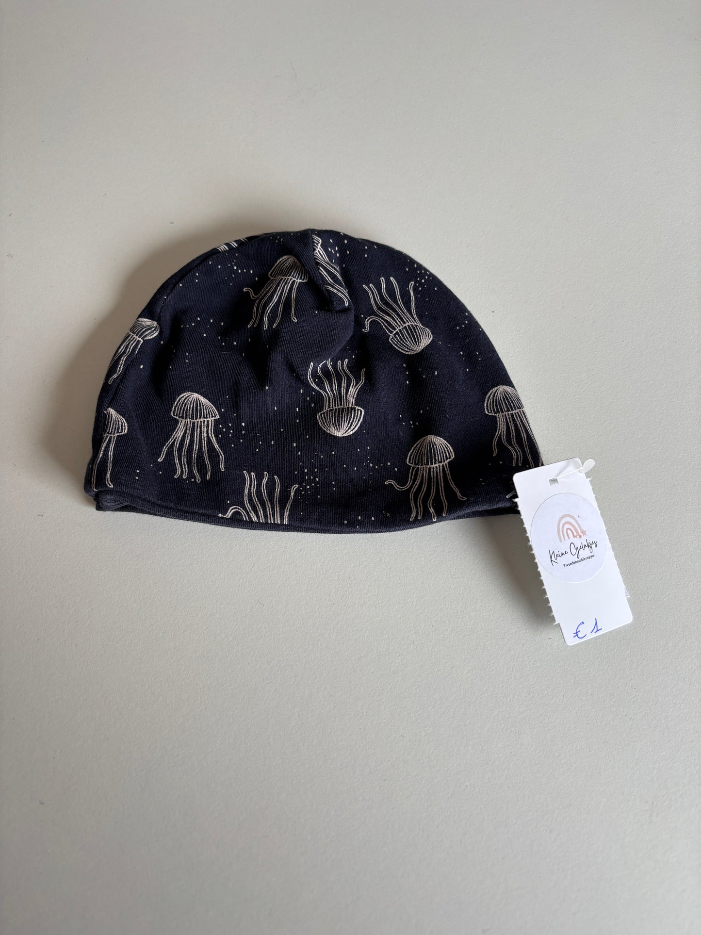 Marineblauwe babymuts