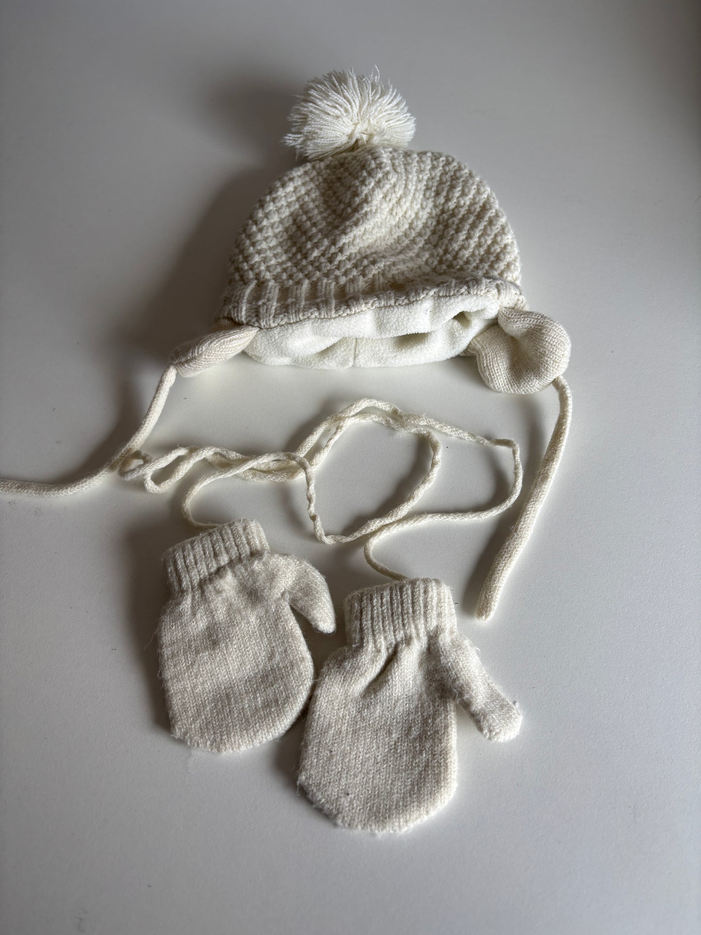 Setje: muts en wantjes