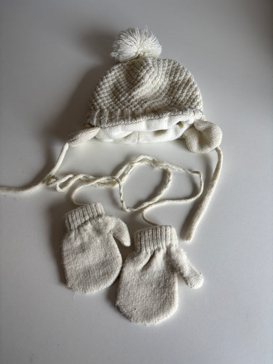 Setje: muts en wantjes