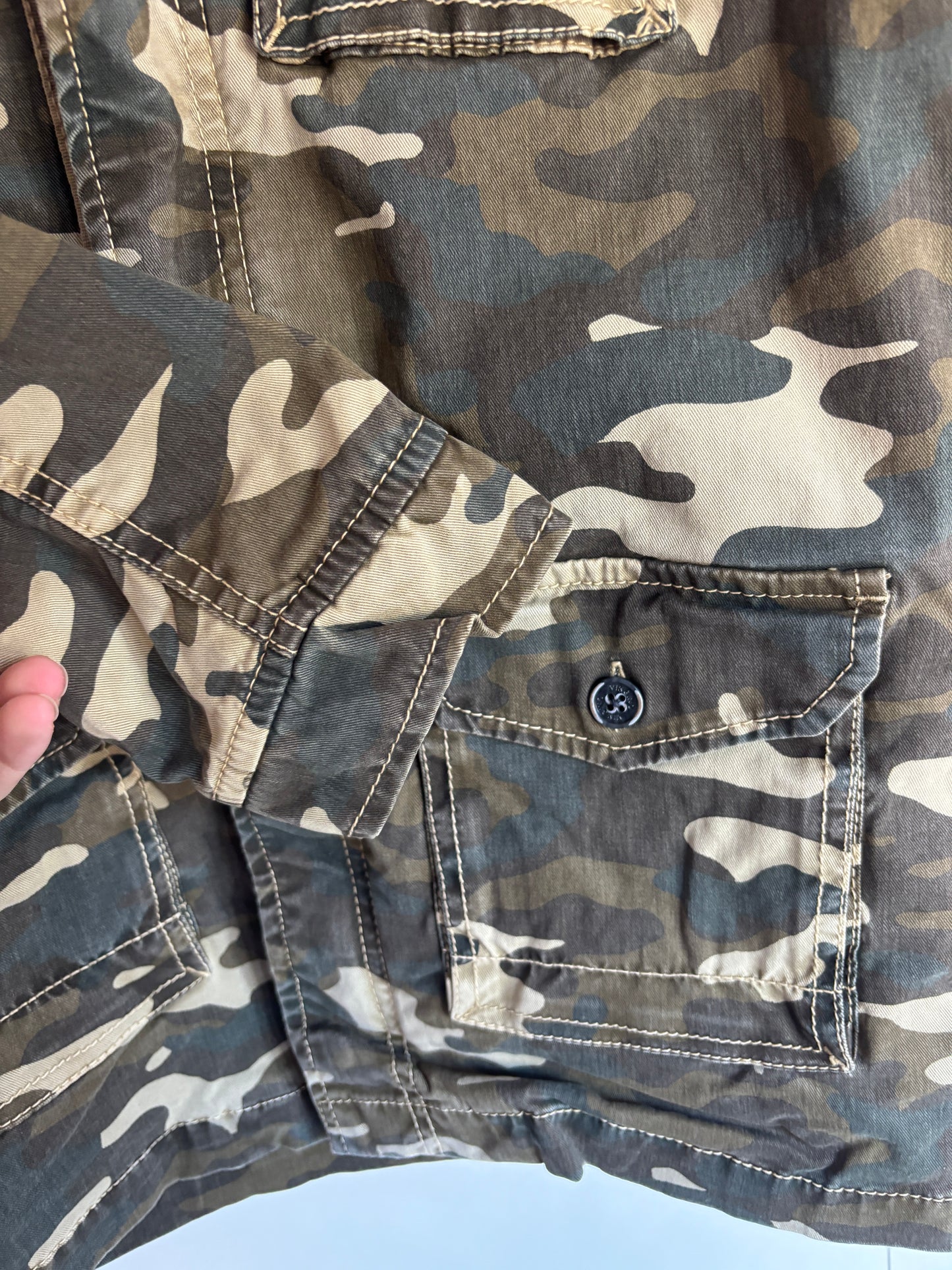 Jas met camouflageprint