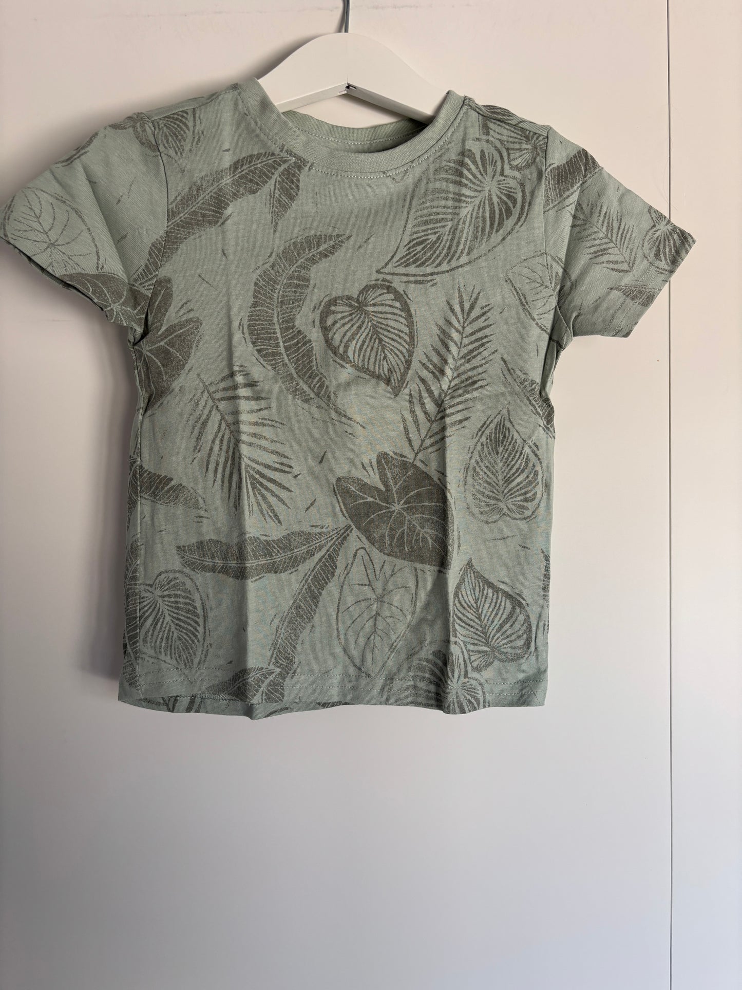 Muntgroene T-shirt met bladeren