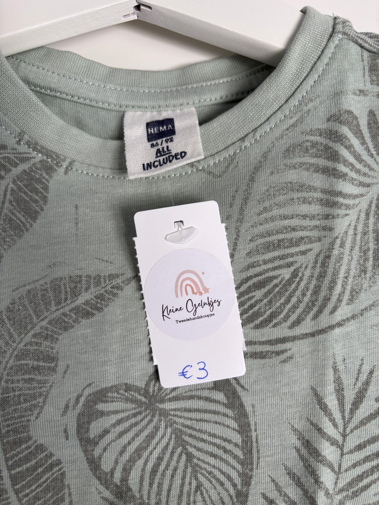 Muntgroene T-shirt met bladeren