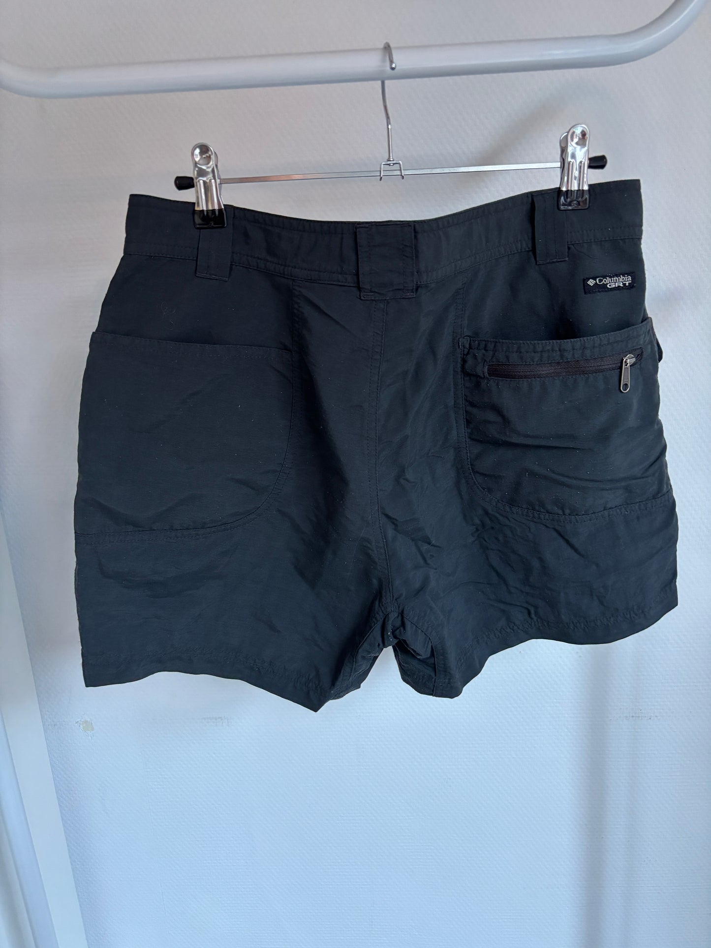 Donkergrijze short