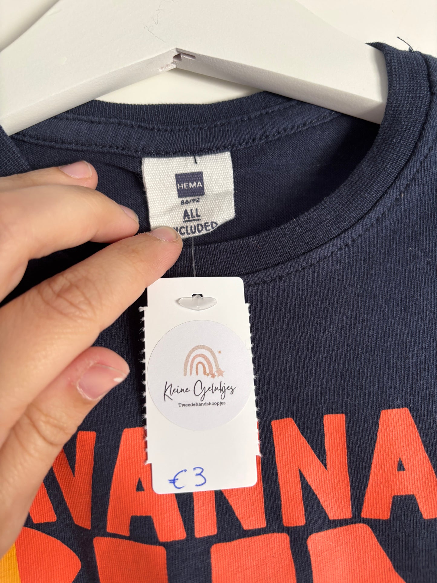 Marineblauwe T-shirt "Savannah Sunrise"