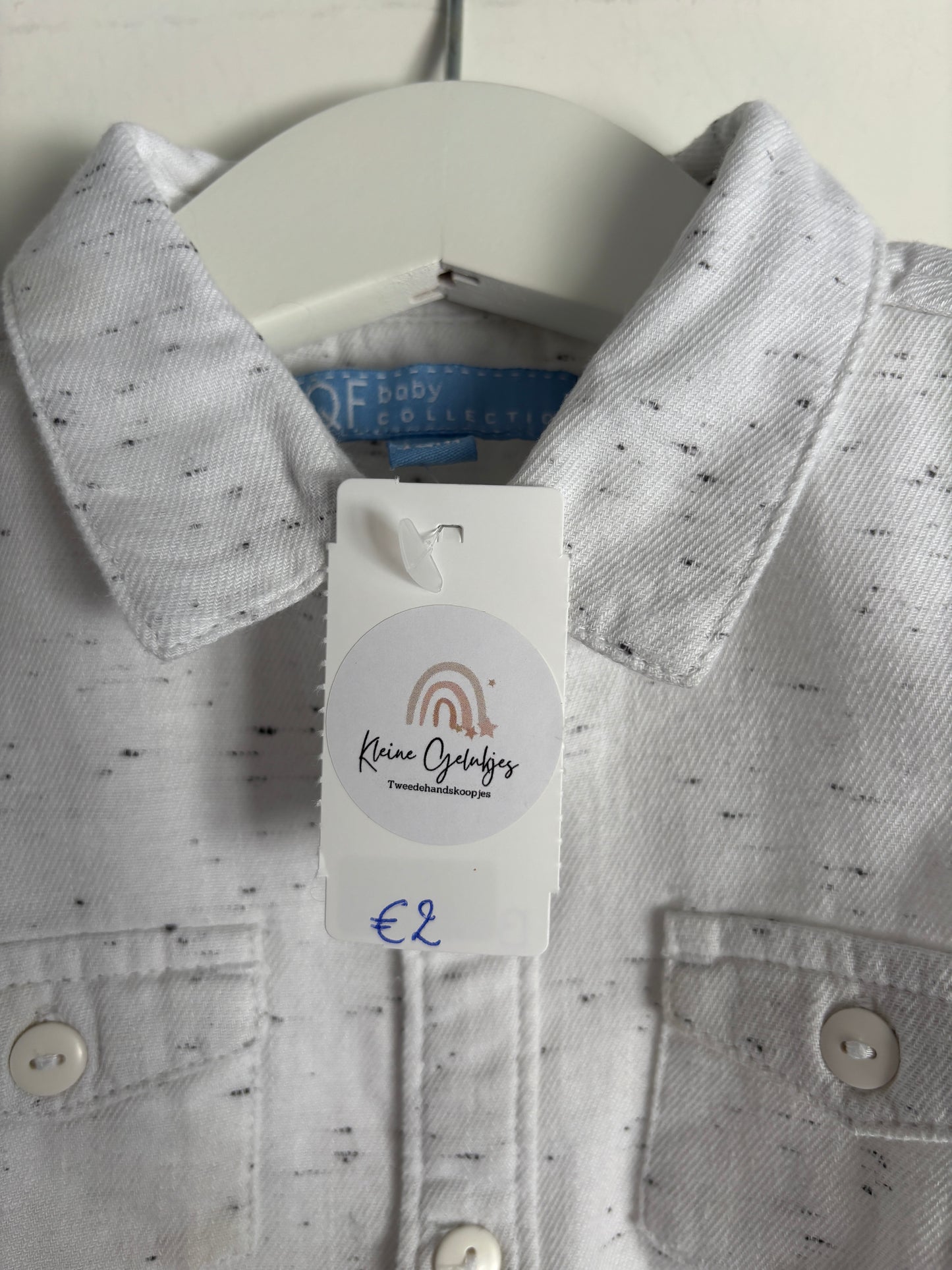 Wit gestippeld hemd met korte mouwen