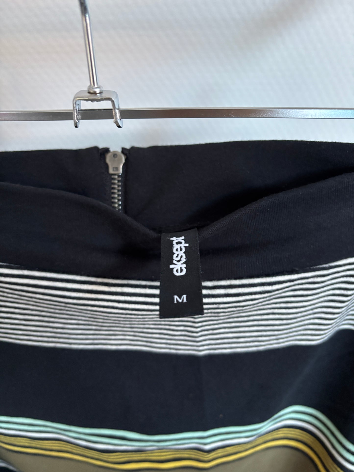 Zwarte gestreepte rok