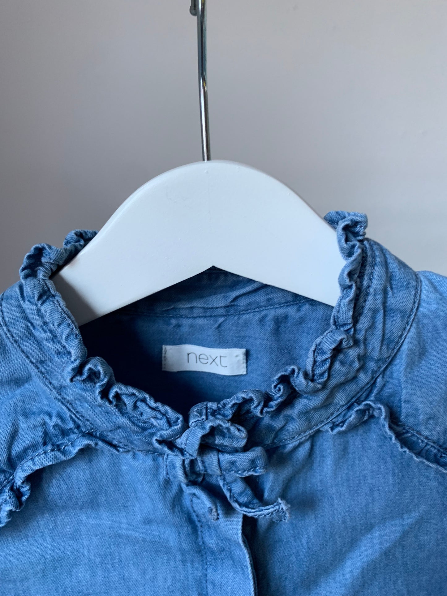 Next jeanshemdje 116 - nieuwstaat ⭐