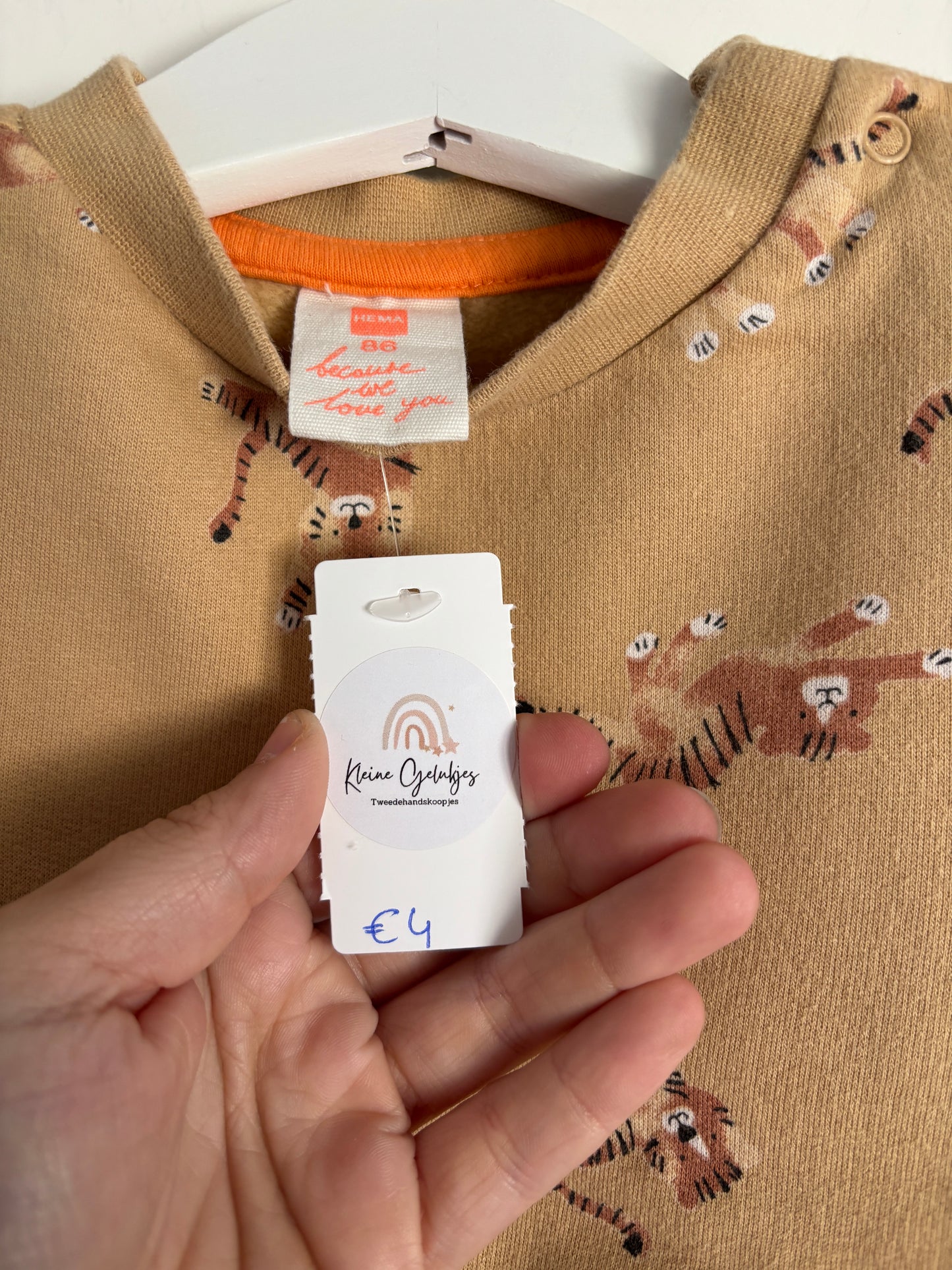 Bruinbeige sweater met katten