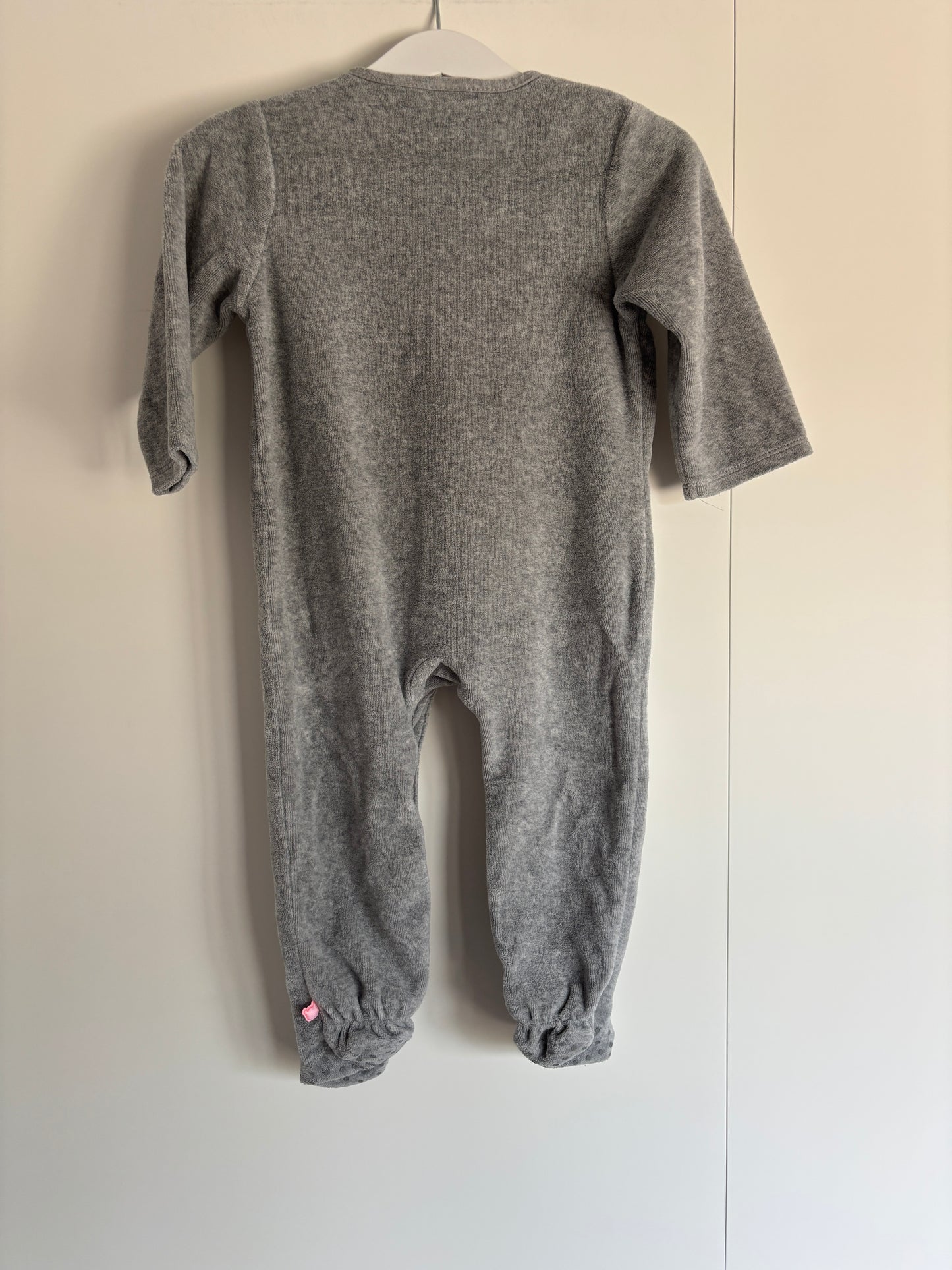 Grijze eendelige winterpyjama